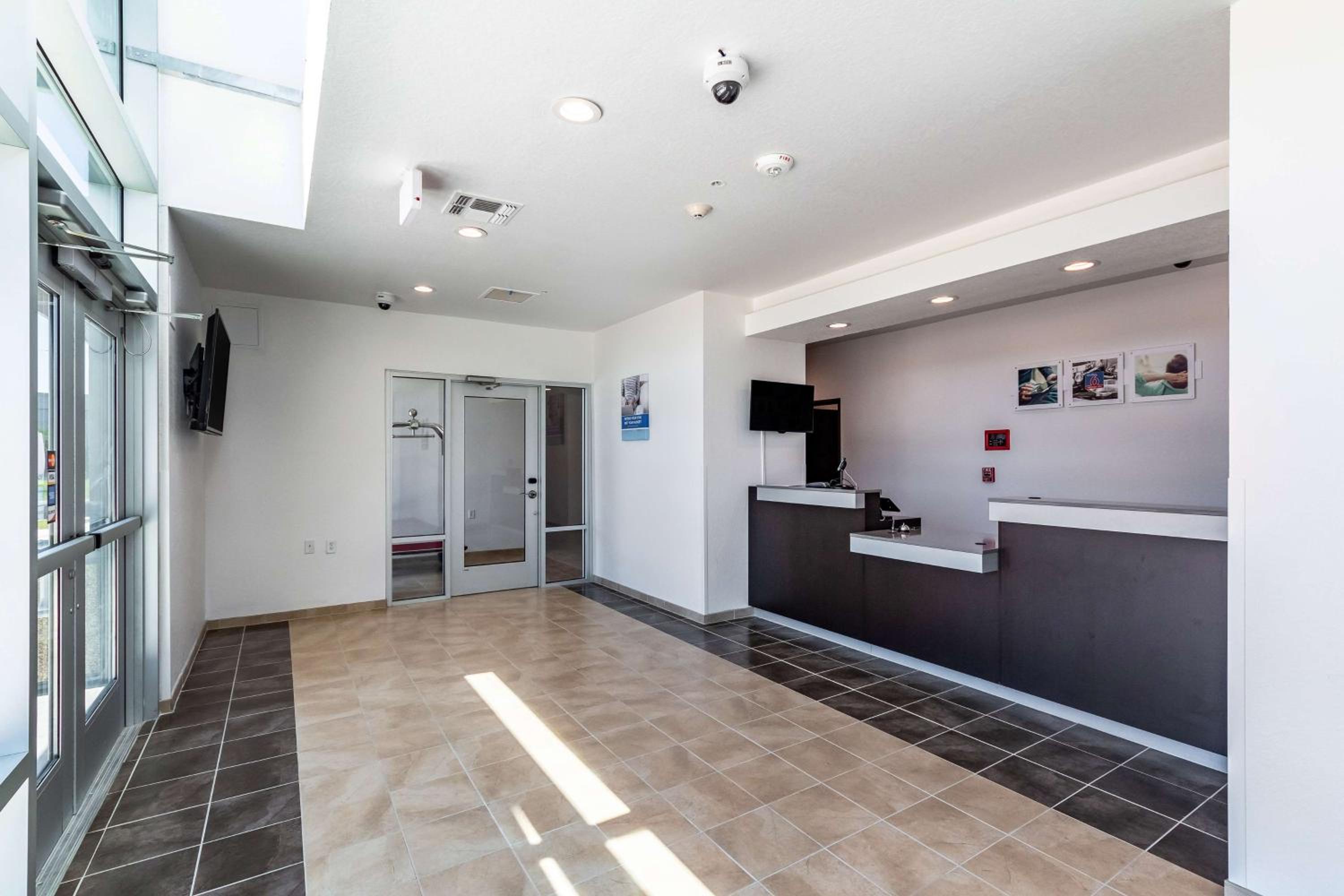 Studio 6-San Marcos, TX