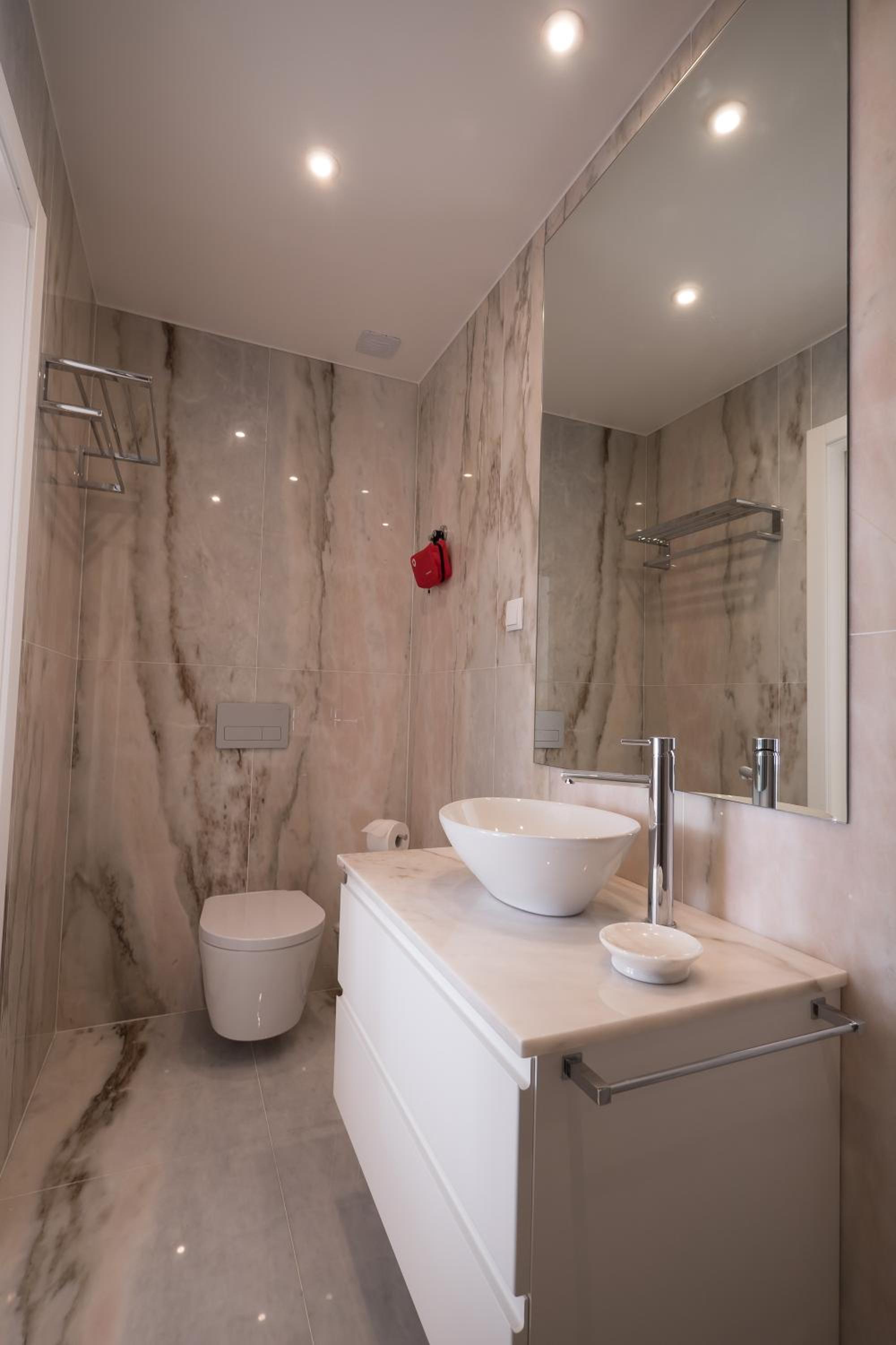 Castle Terrace Exclusive Apartment - Home By The Castle Apartment view 4