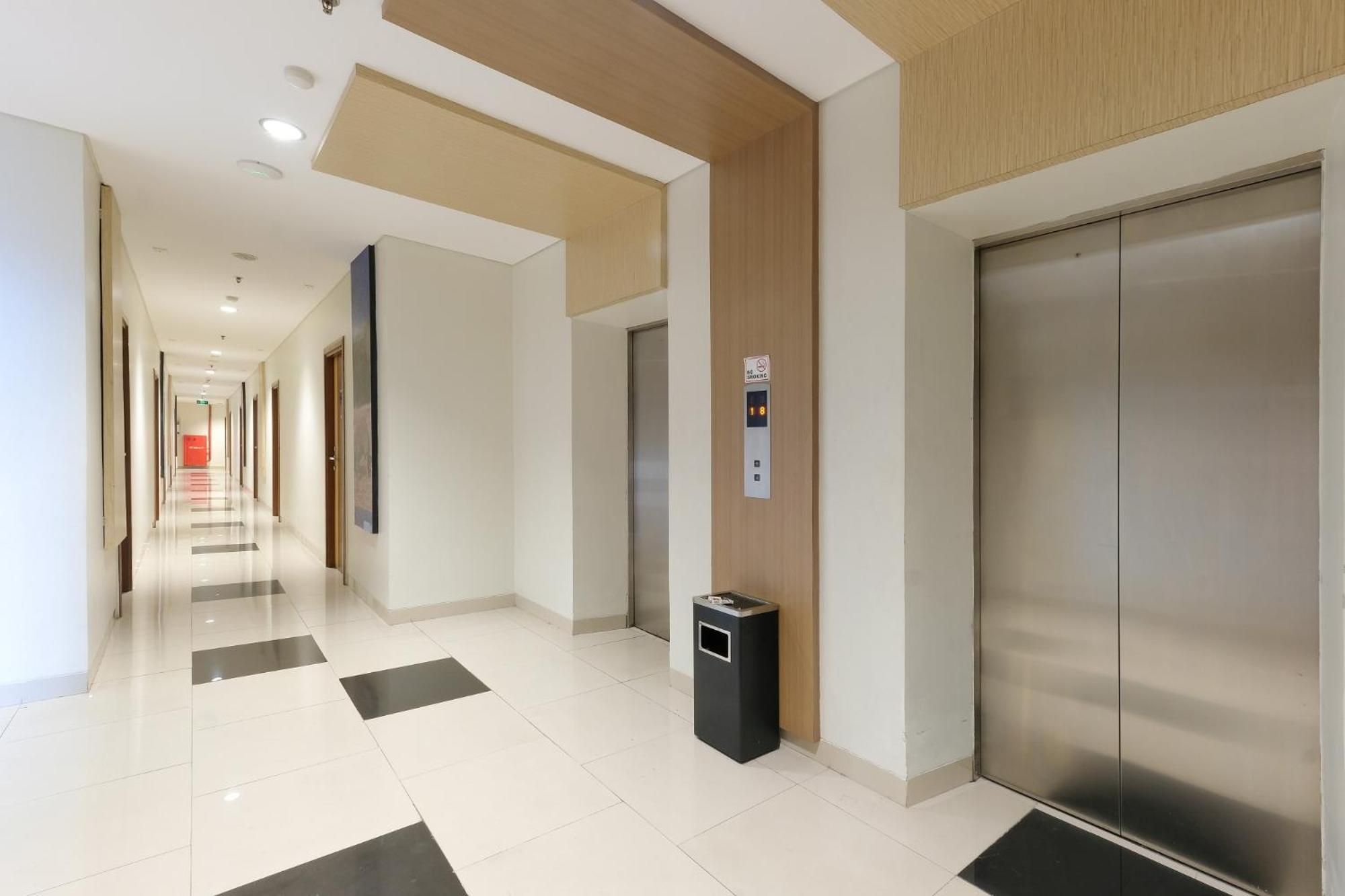 Hotel 88 Mangga Besar 62 - Best Breakfast - Near By Ancol And Government Center