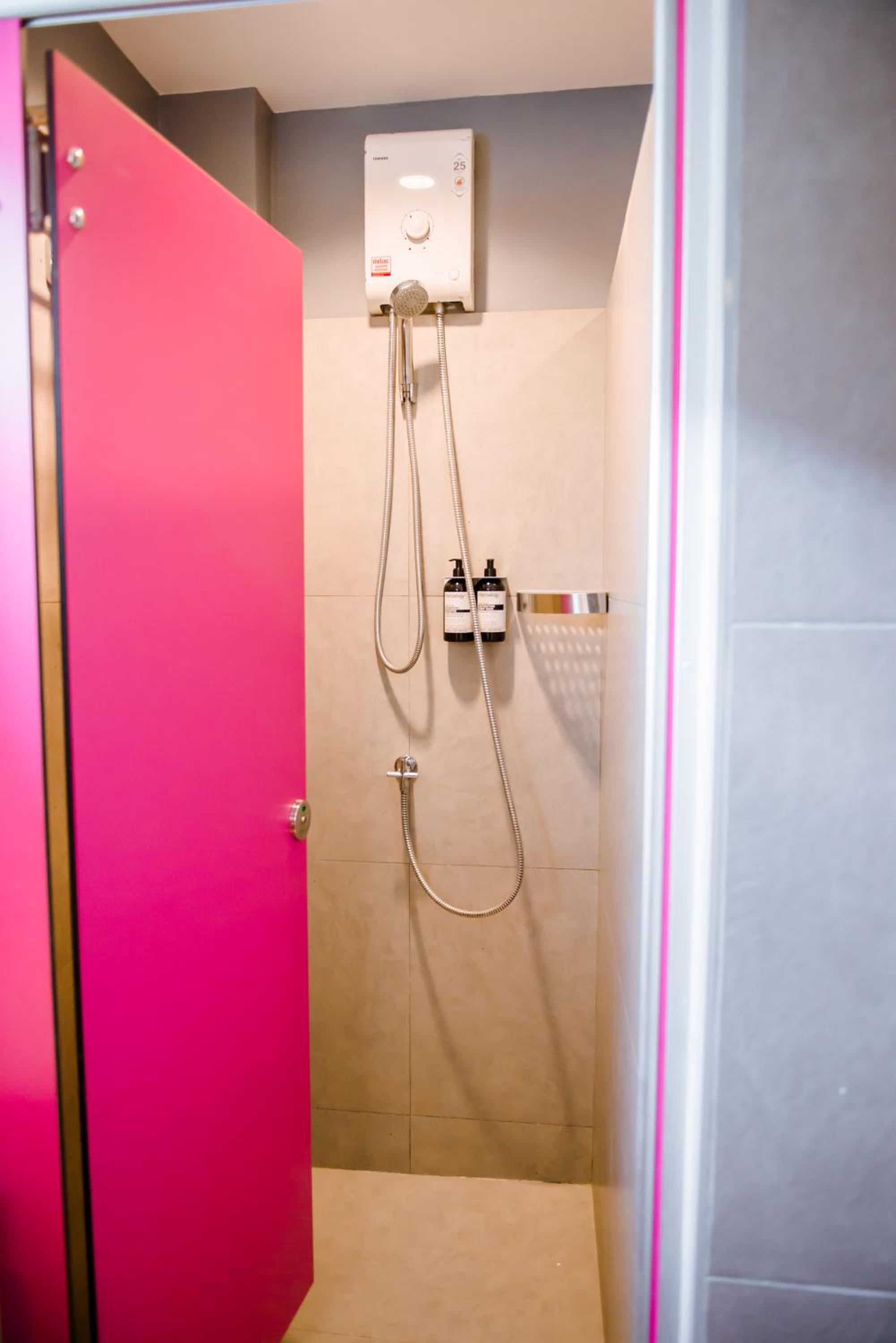 GN Luxury Hostel