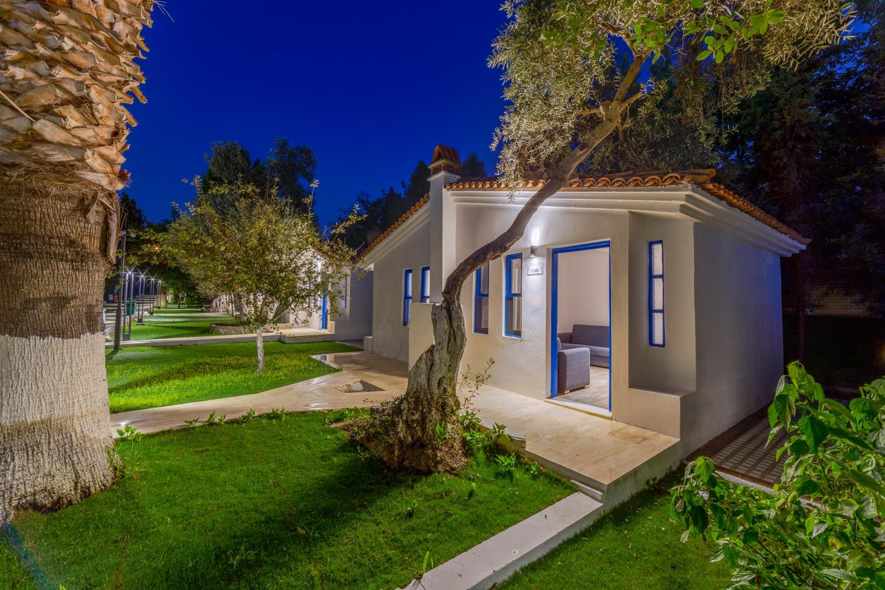 Hotel Risus Garden Marina Hotel - Image 1