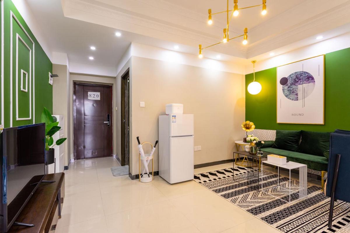 Wuhan Hongshan·Guanggu Square· Locals Apartment 00157650 view 4