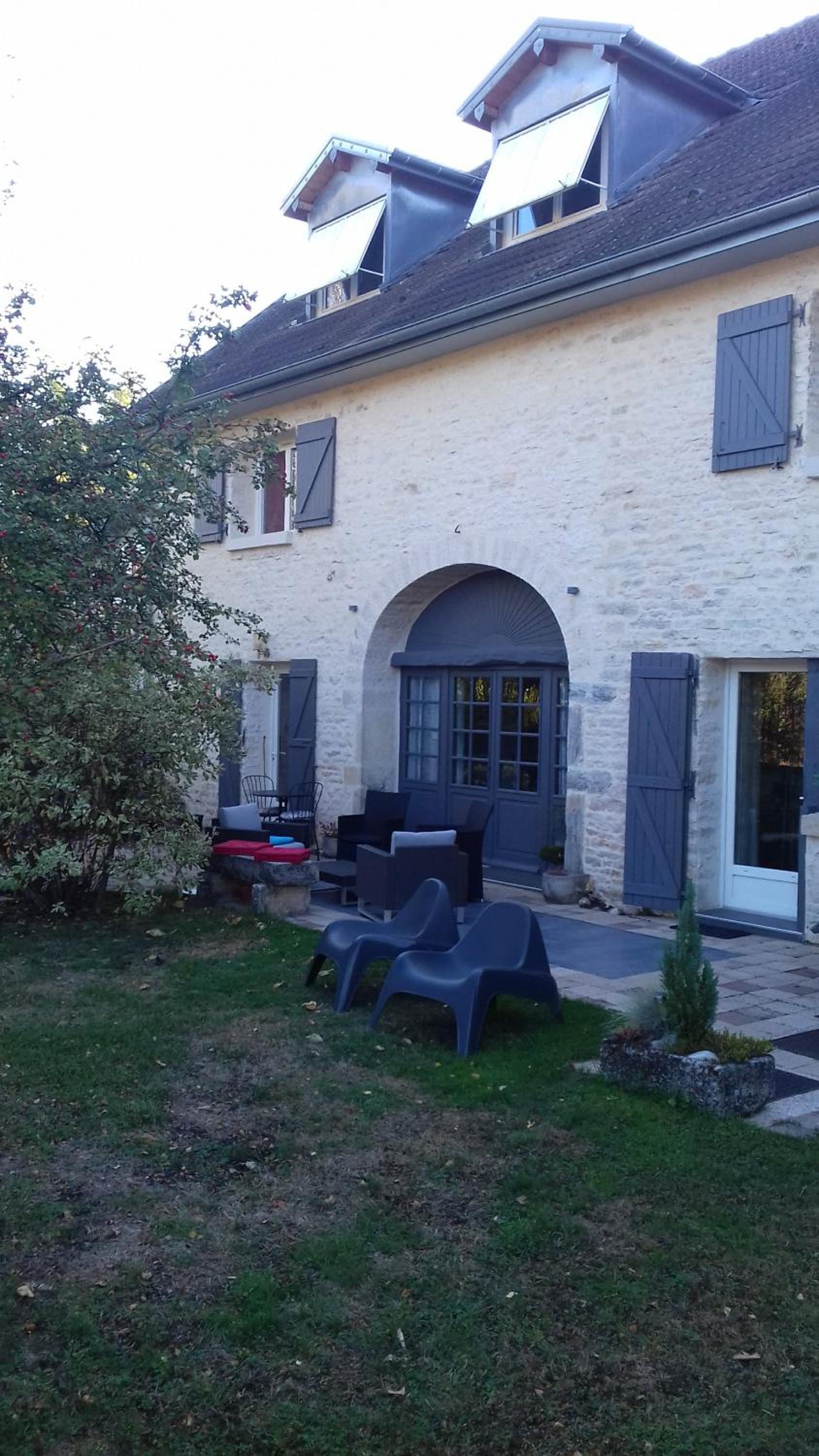 Les Petunias view 3