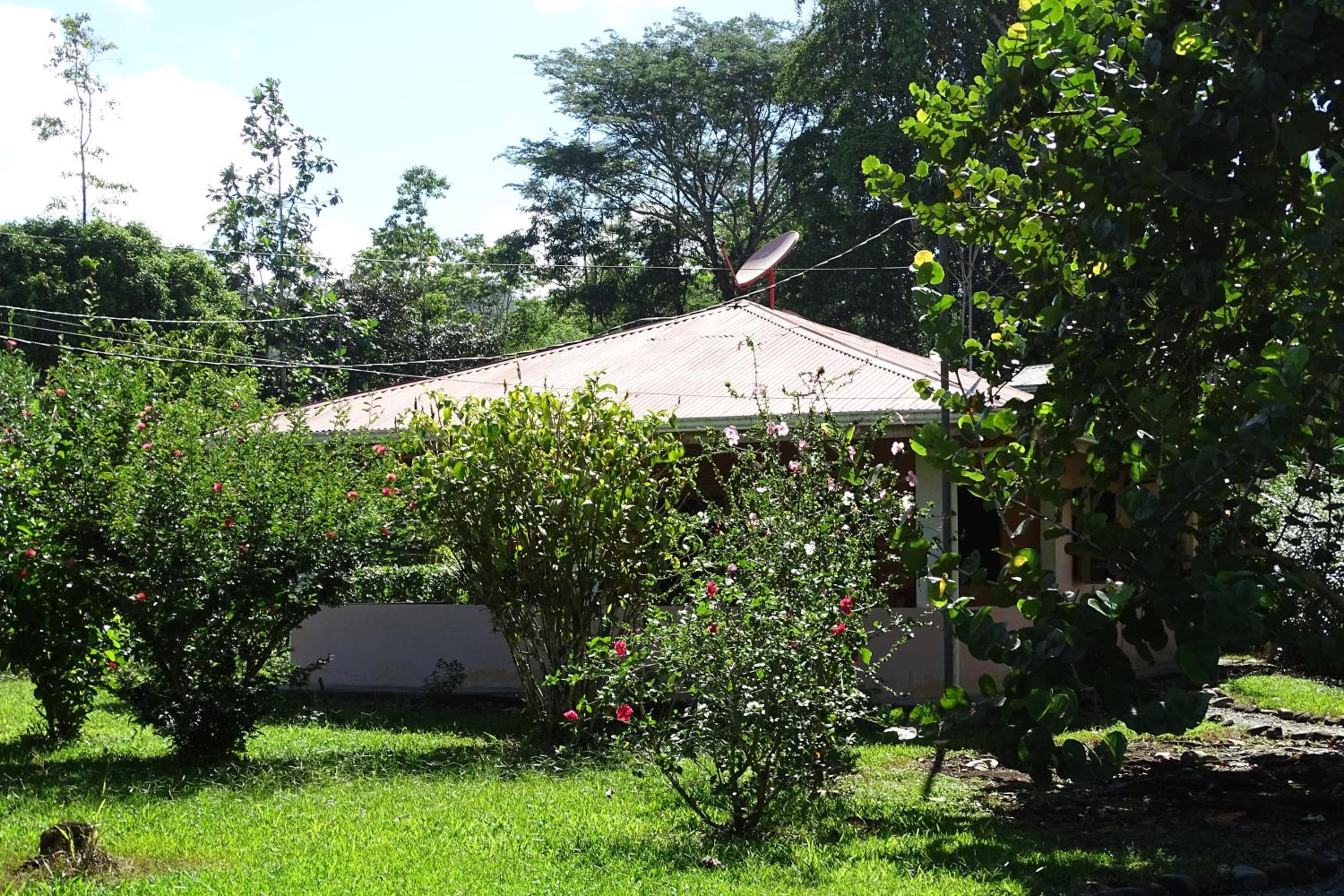 Cabinas Los Tucanes