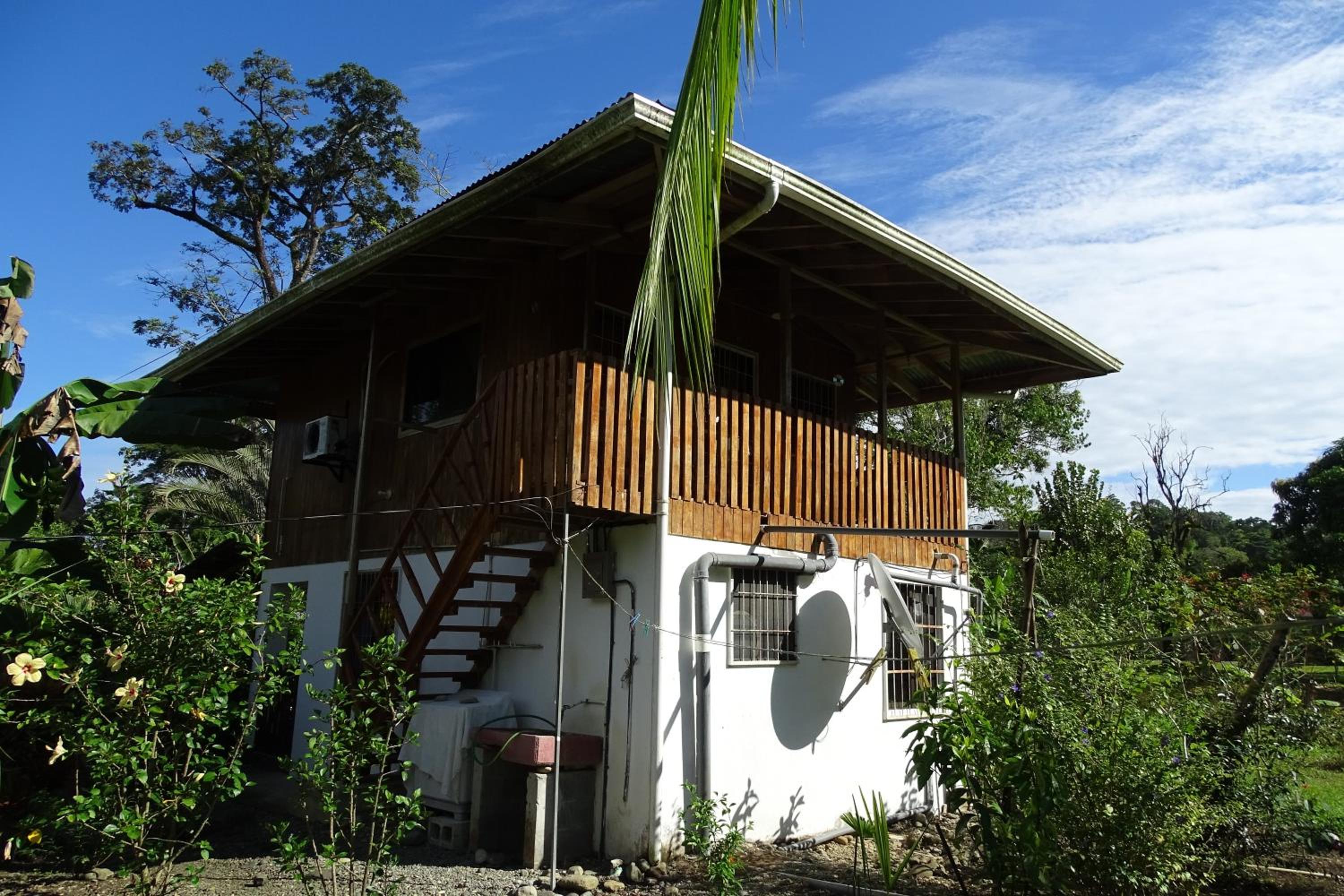 Cabinas Los Tucanes