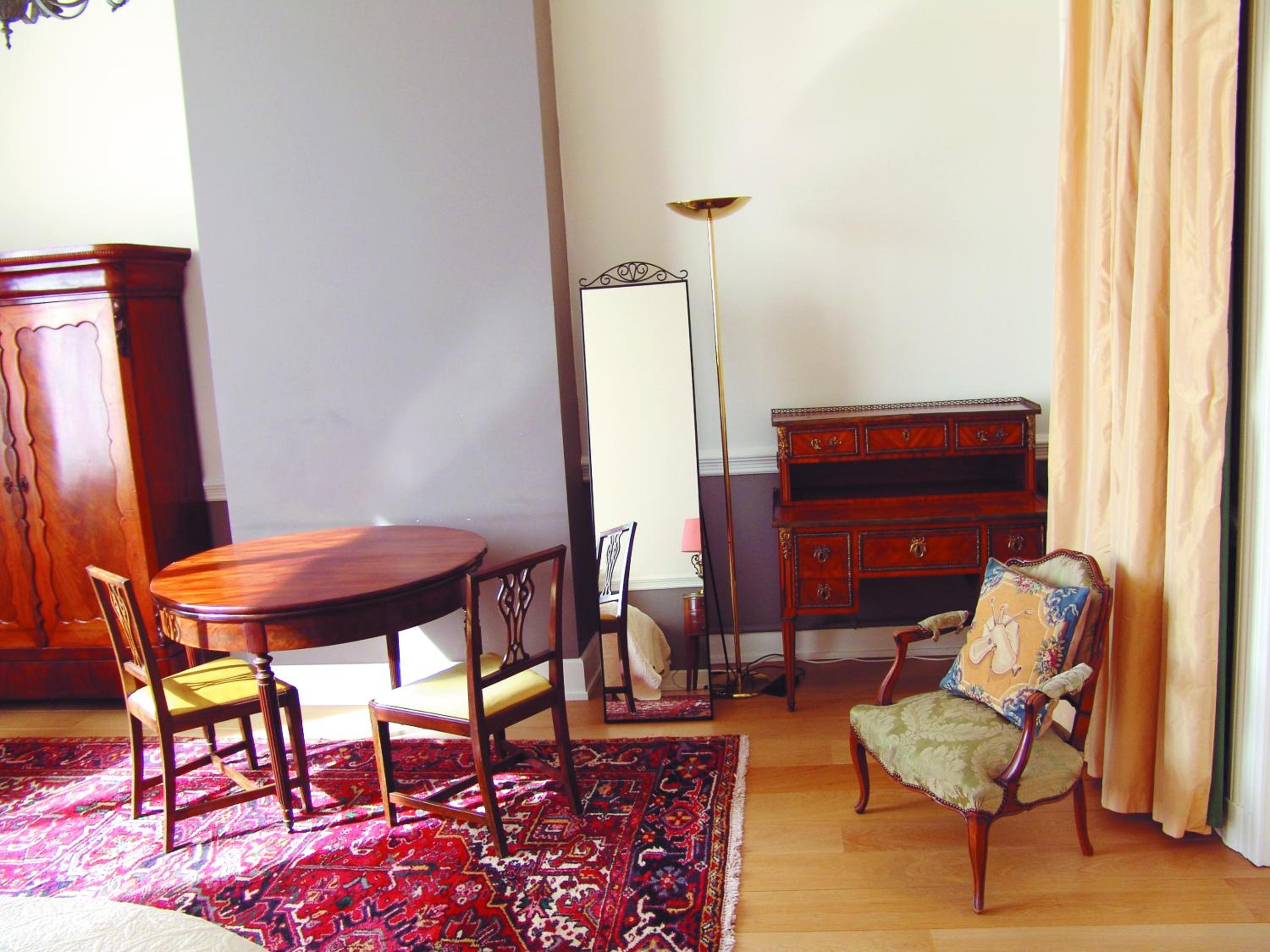 Louise Chatelain suites