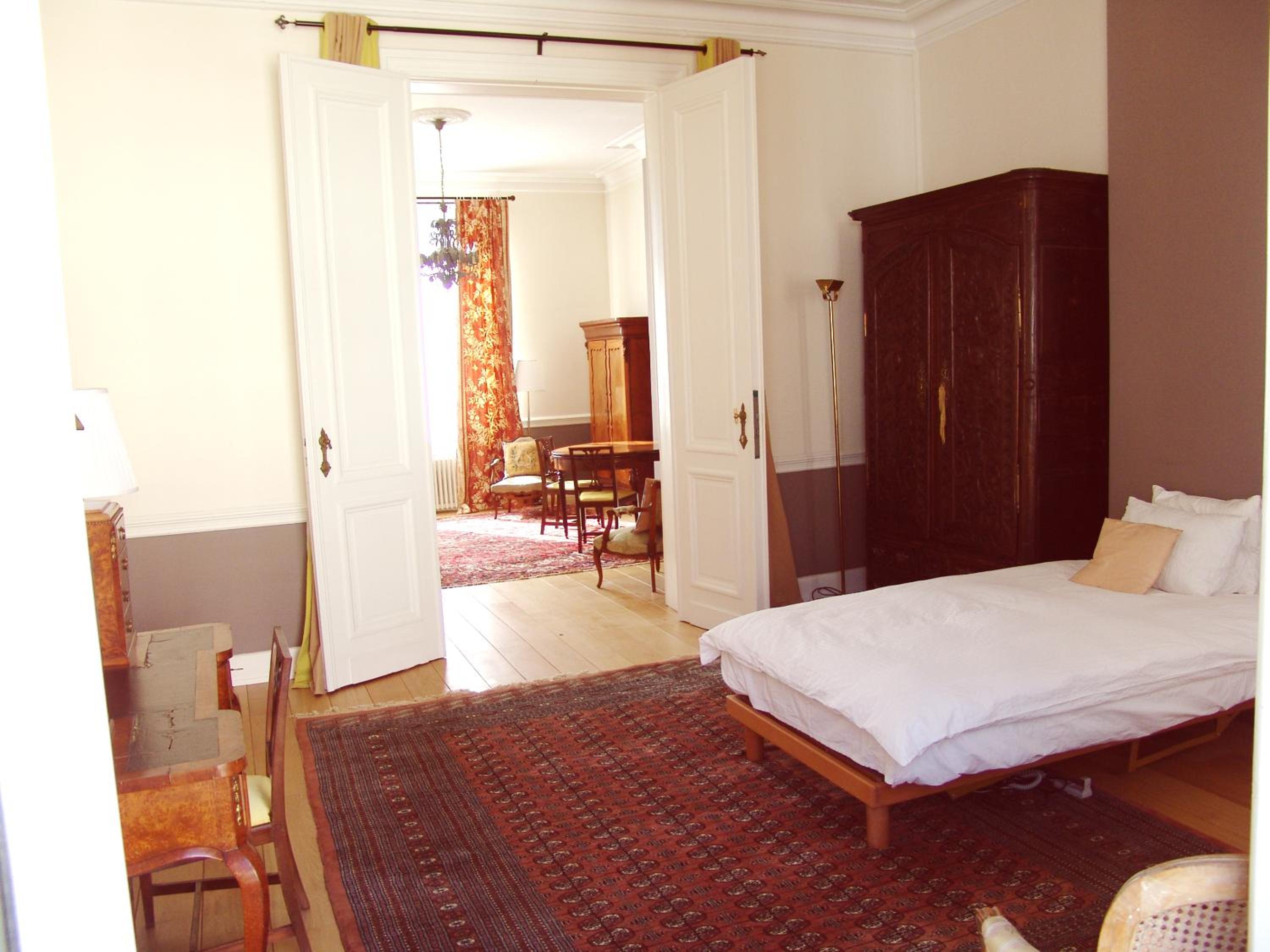 Louise Chatelain suites