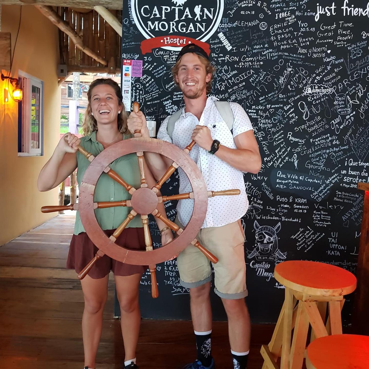 Captain Morgan Hostel Lake Coatepeque