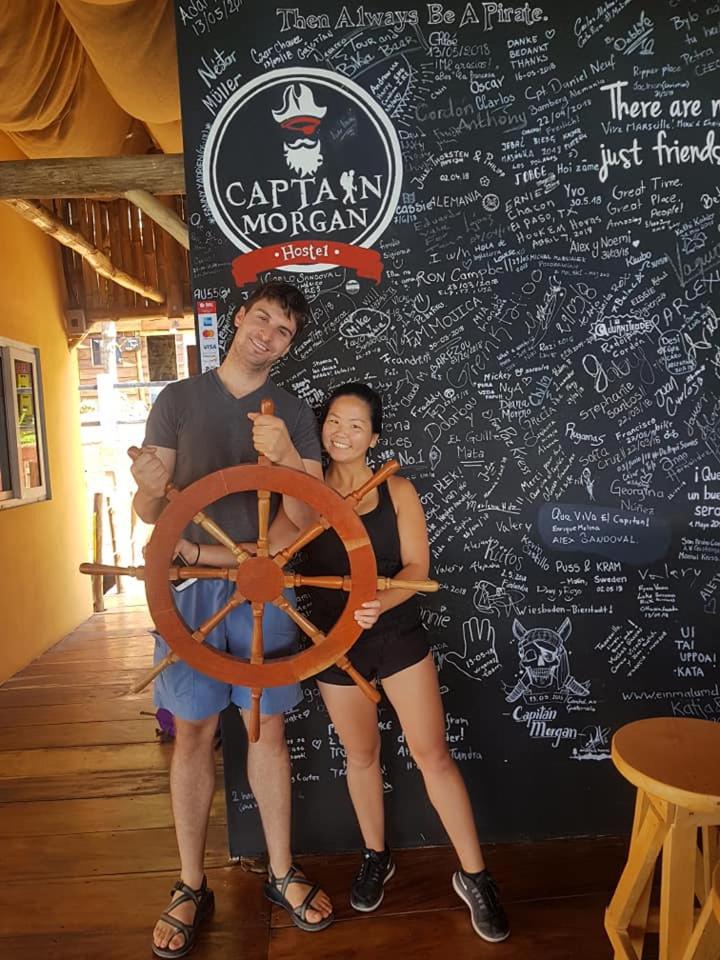 Captain Morgan Hostel Lake Coatepeque