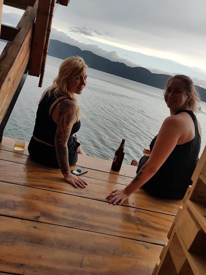 Captain Morgan Hostel Lake Coatepeque