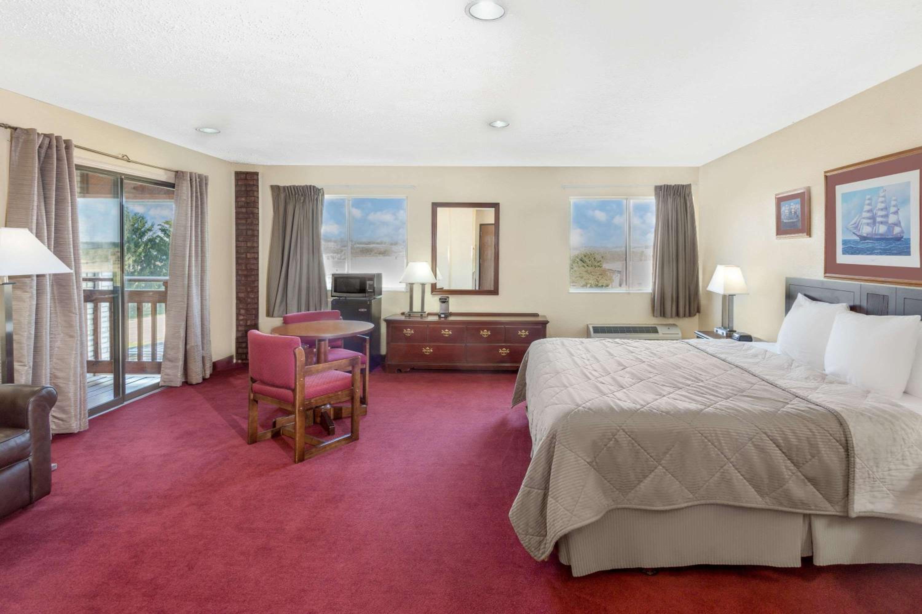 Days Inn by Wyndham Jackson view 2