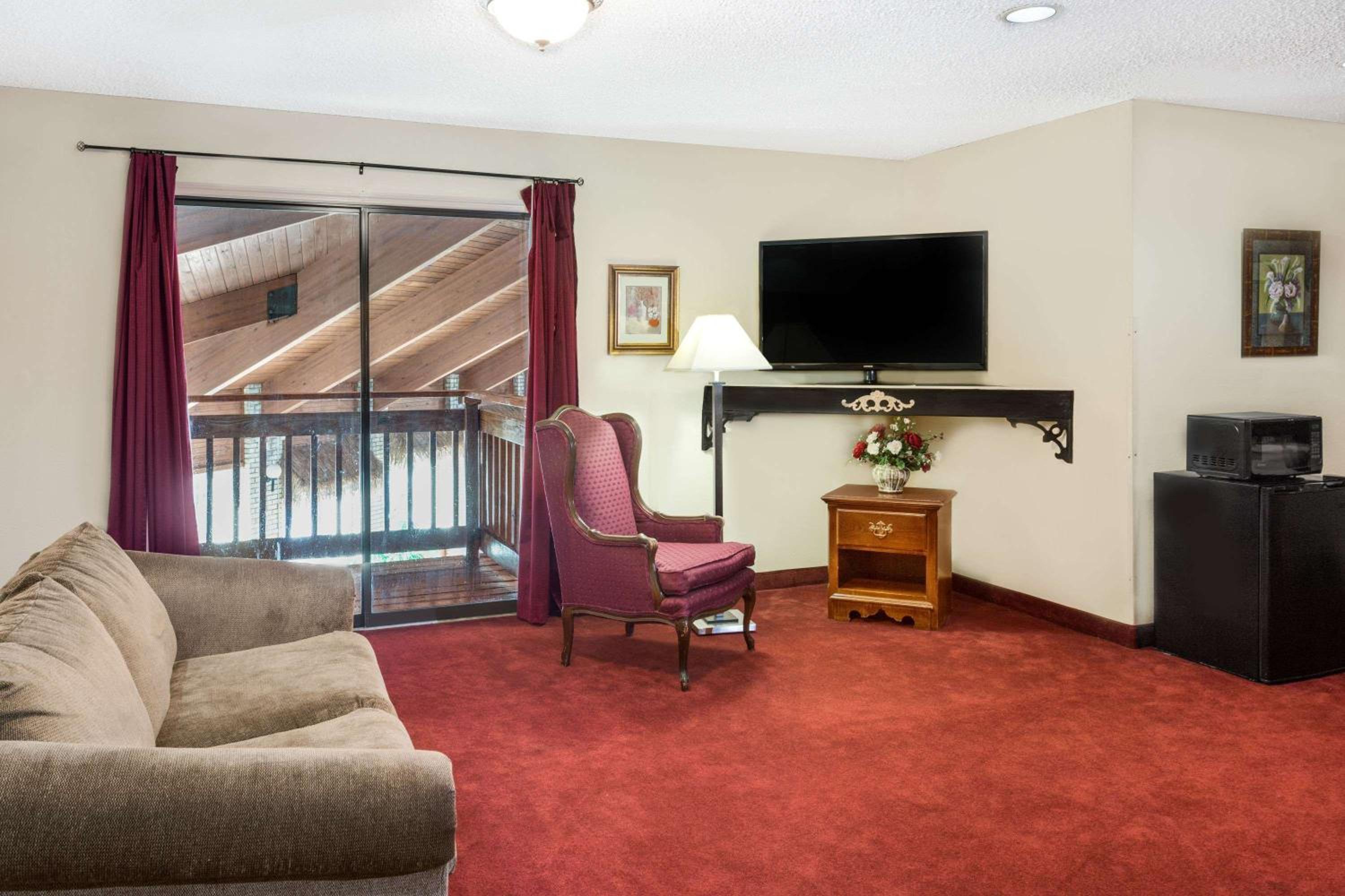 Days Inn by Wyndham Jackson view 5