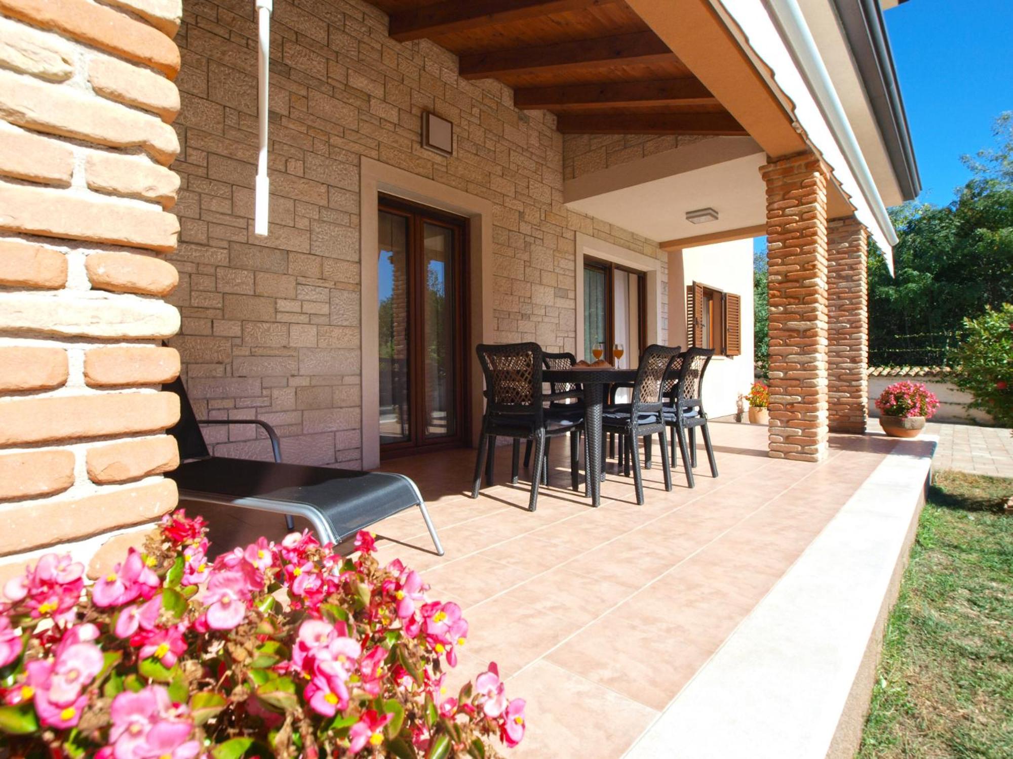 House Brigita 1762 view 3