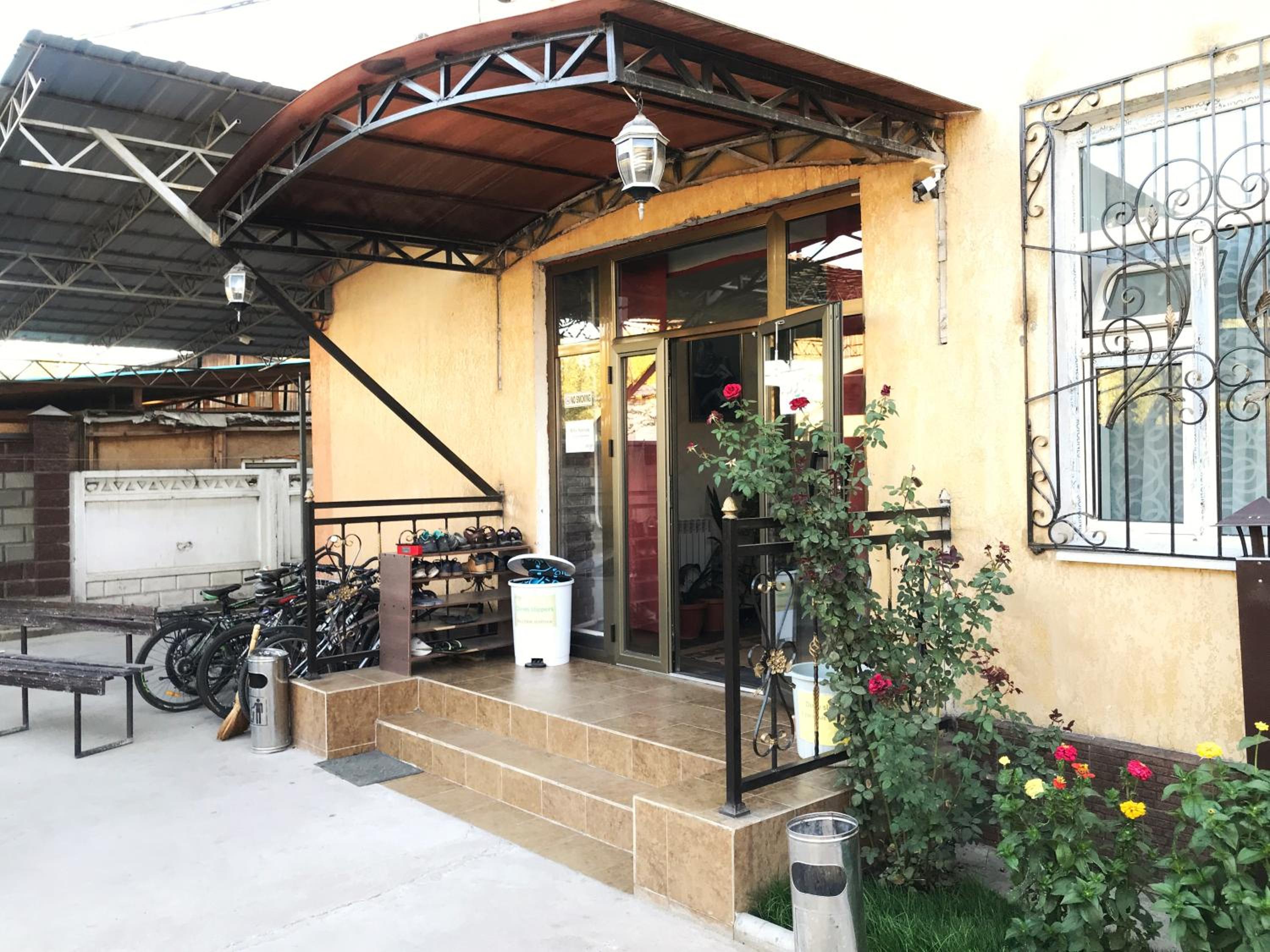 Apple Hostel Bishkek 78