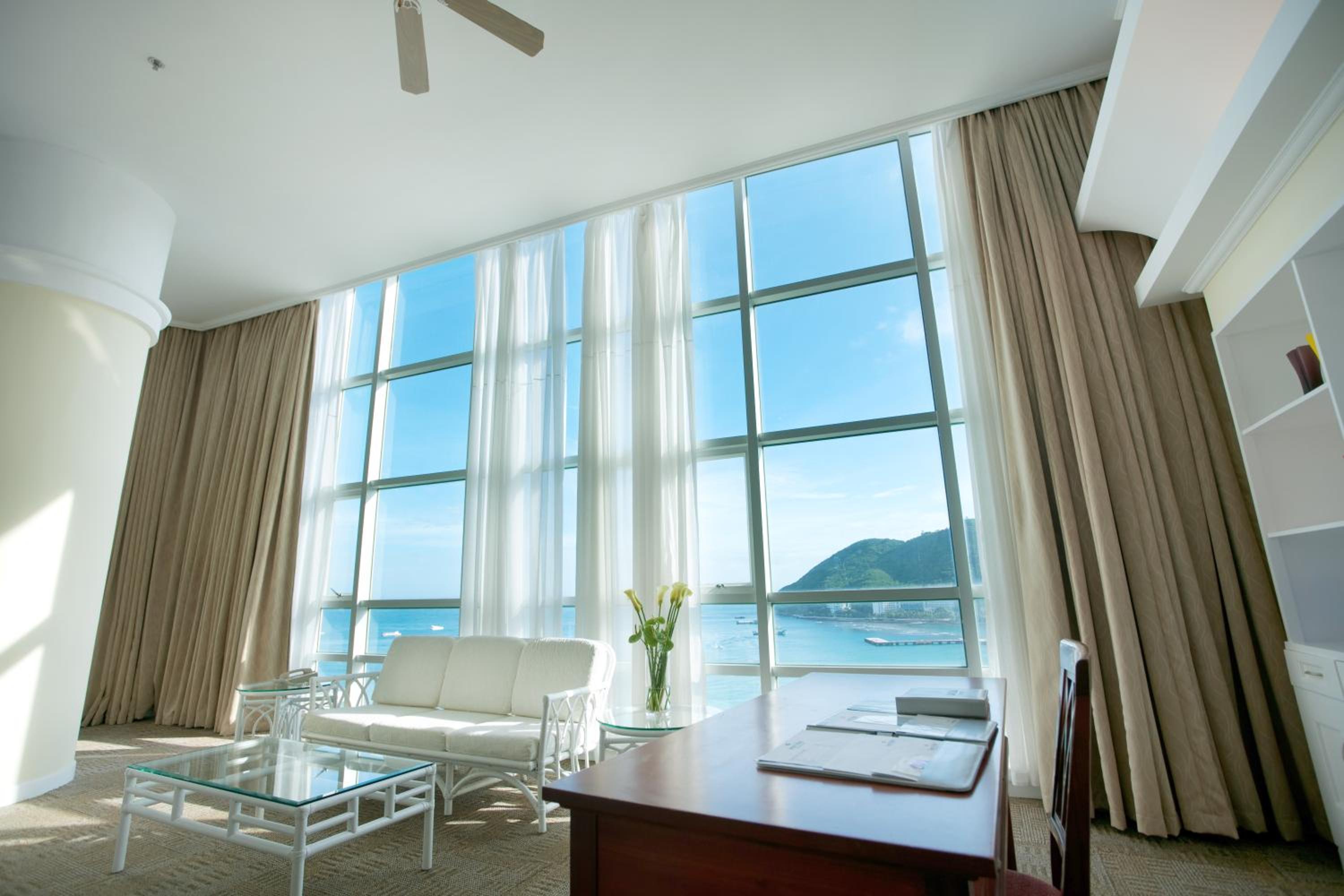 Sunshine Resort Intime Sanya