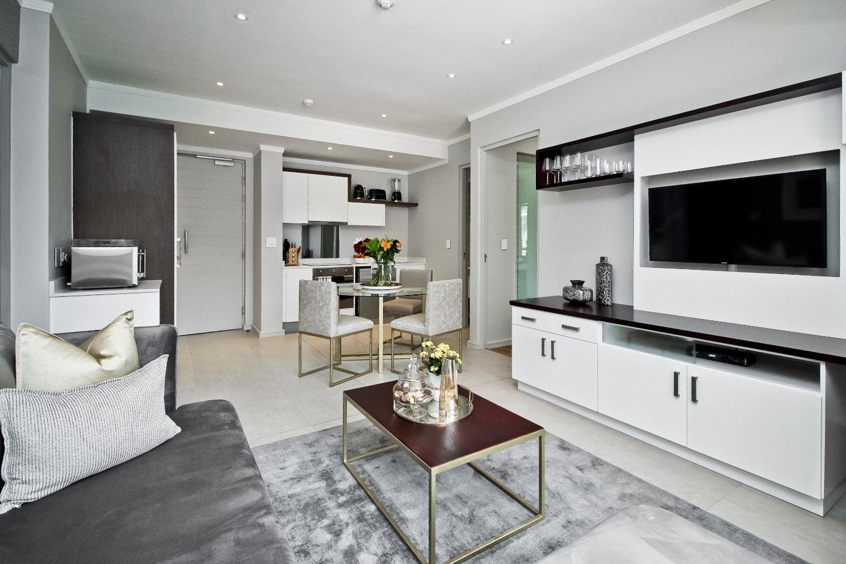 SANDTON APARTMENT MASINGITA TOWERS 15 WEST Rd SOUTH