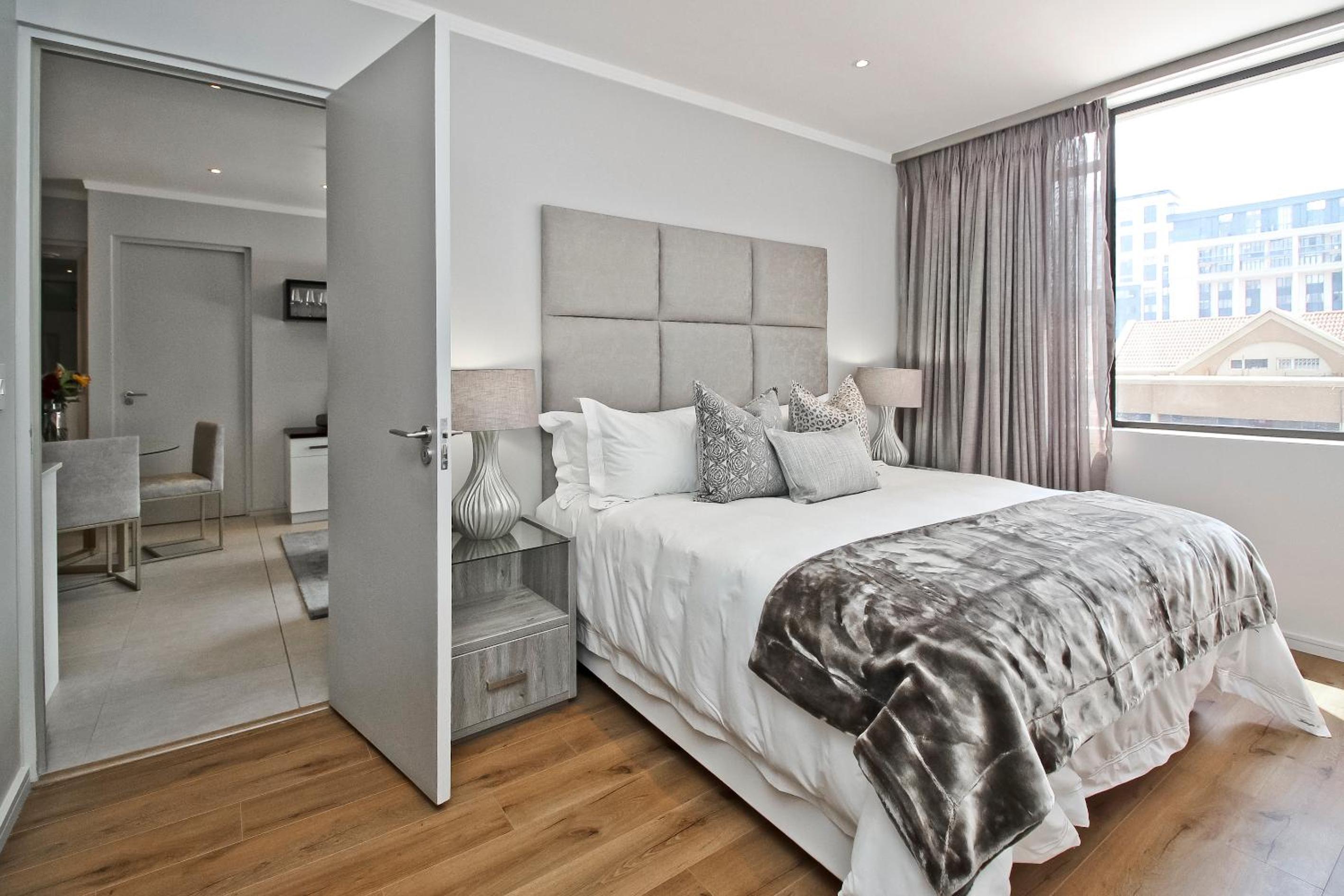 SANDTON APARTMENT MASINGITA TOWERS 15 WEST Rd SOUTH