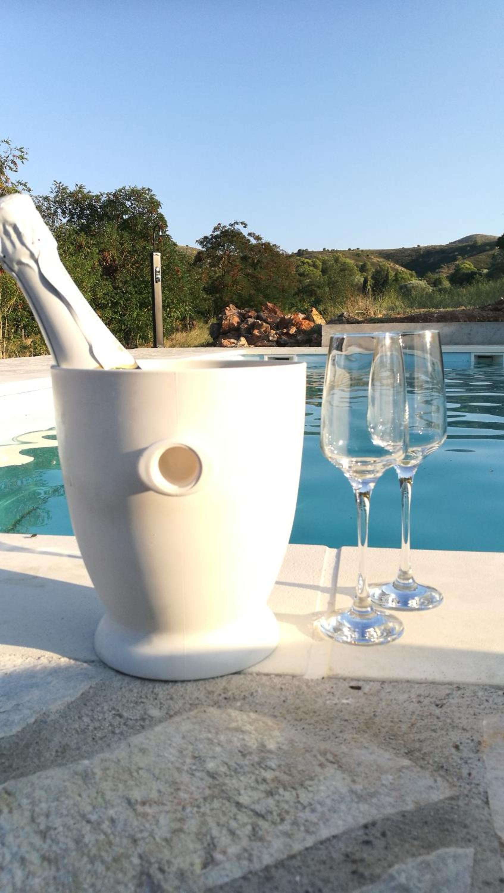 Mas Del Llop Blanc - Dog friendly Hostal Rural - B&B view 3