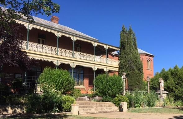 Holmhurst Guest House