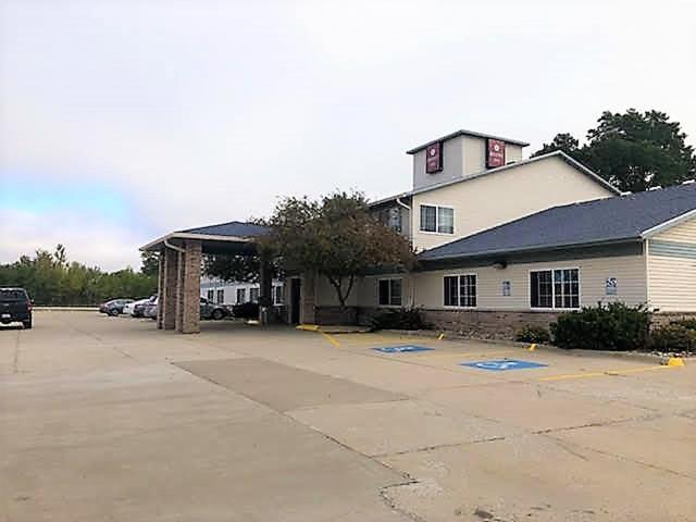 Hotel Regency Inn Geneseo IL I-80