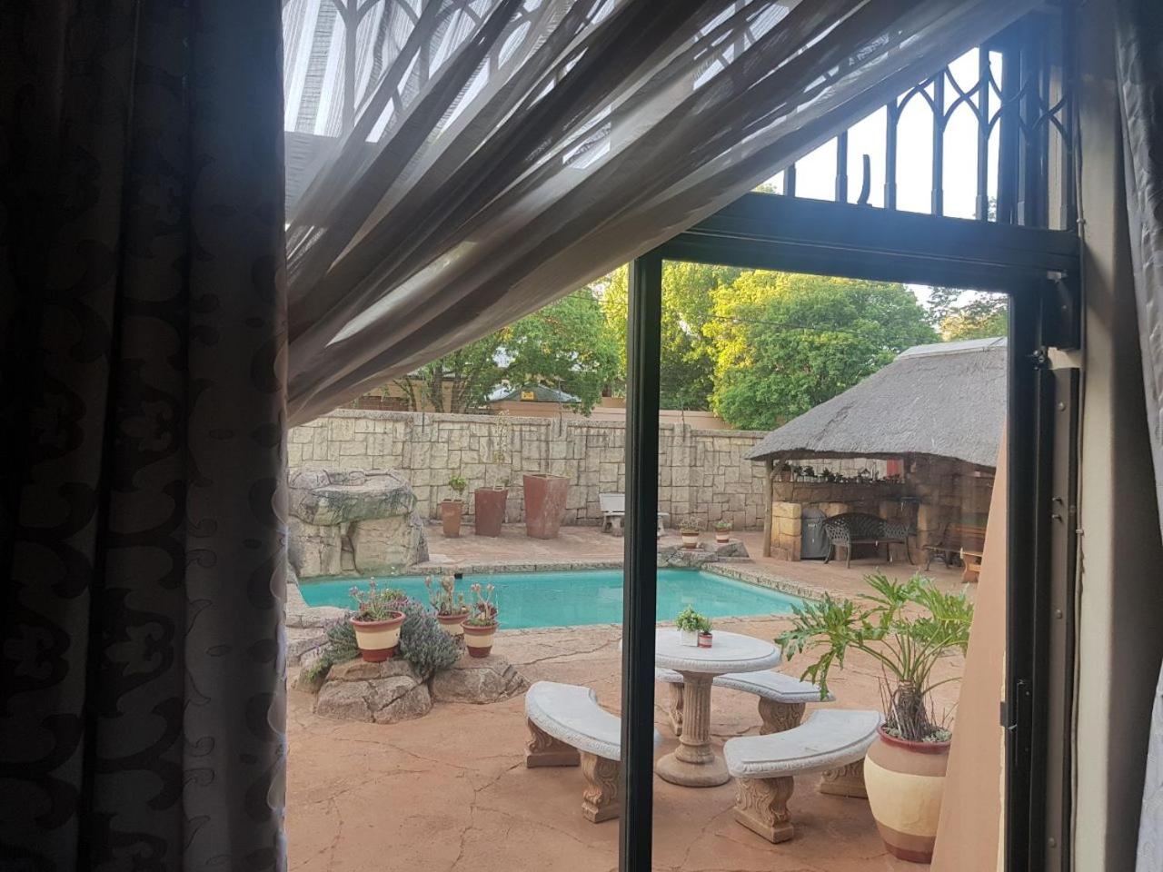 Upper Houghton Guesthouse