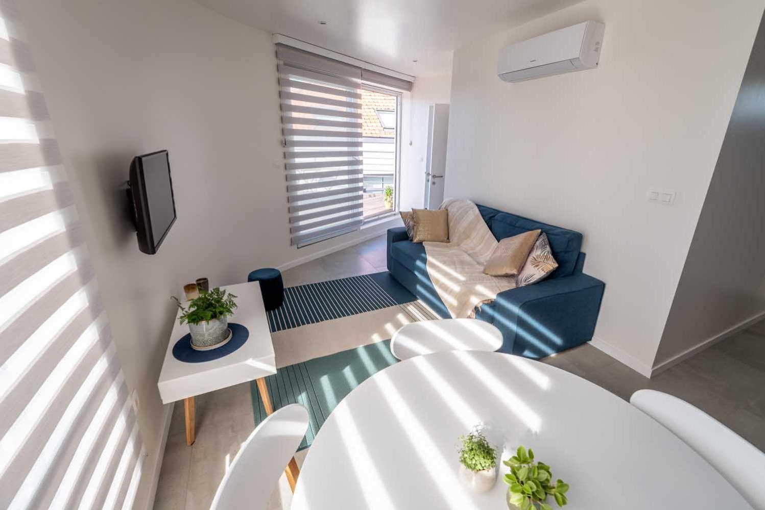 Studio Brussels Airport - North