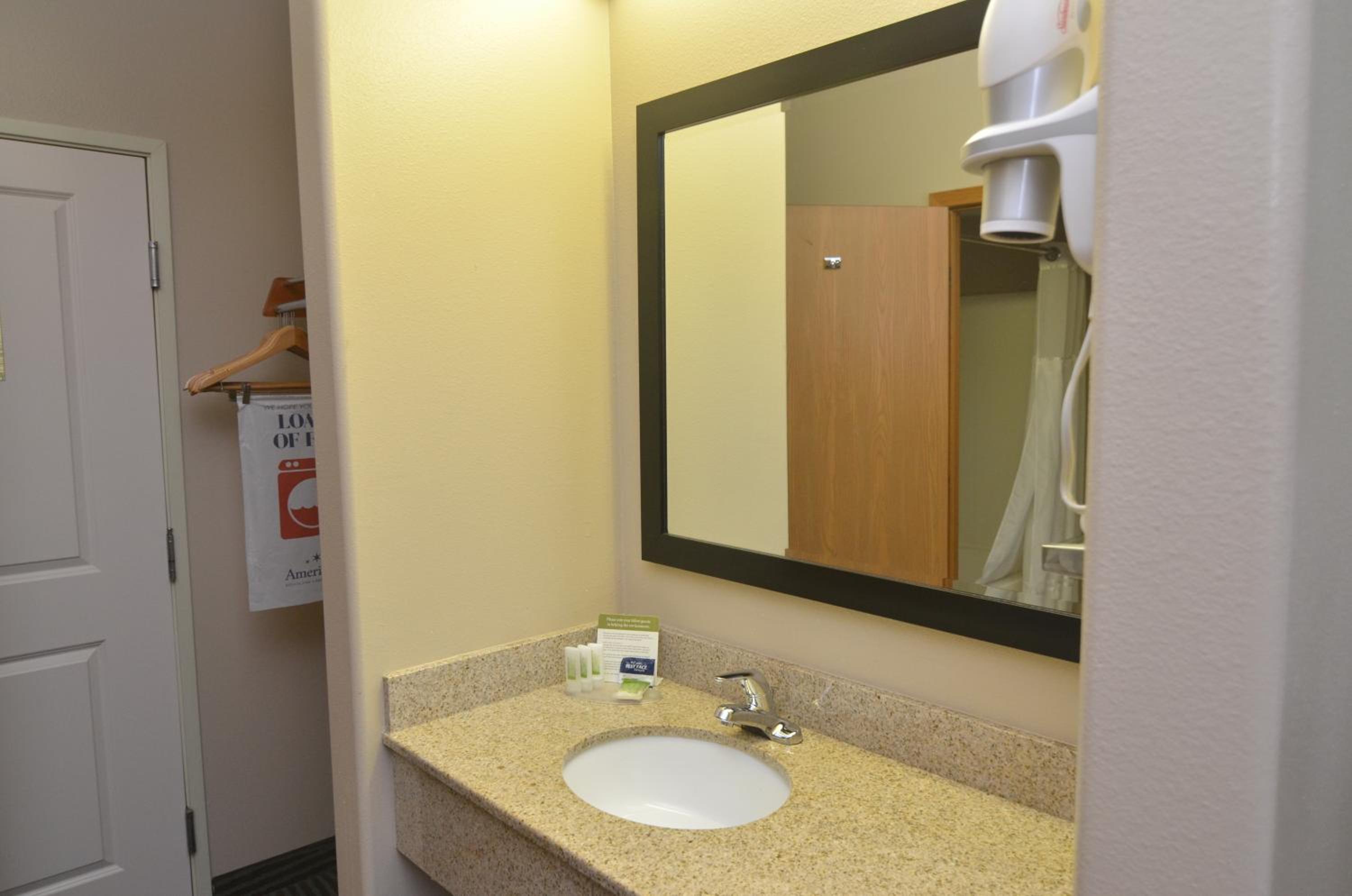 AmericInn by Wyndham Des Moines Airport, Photo 52