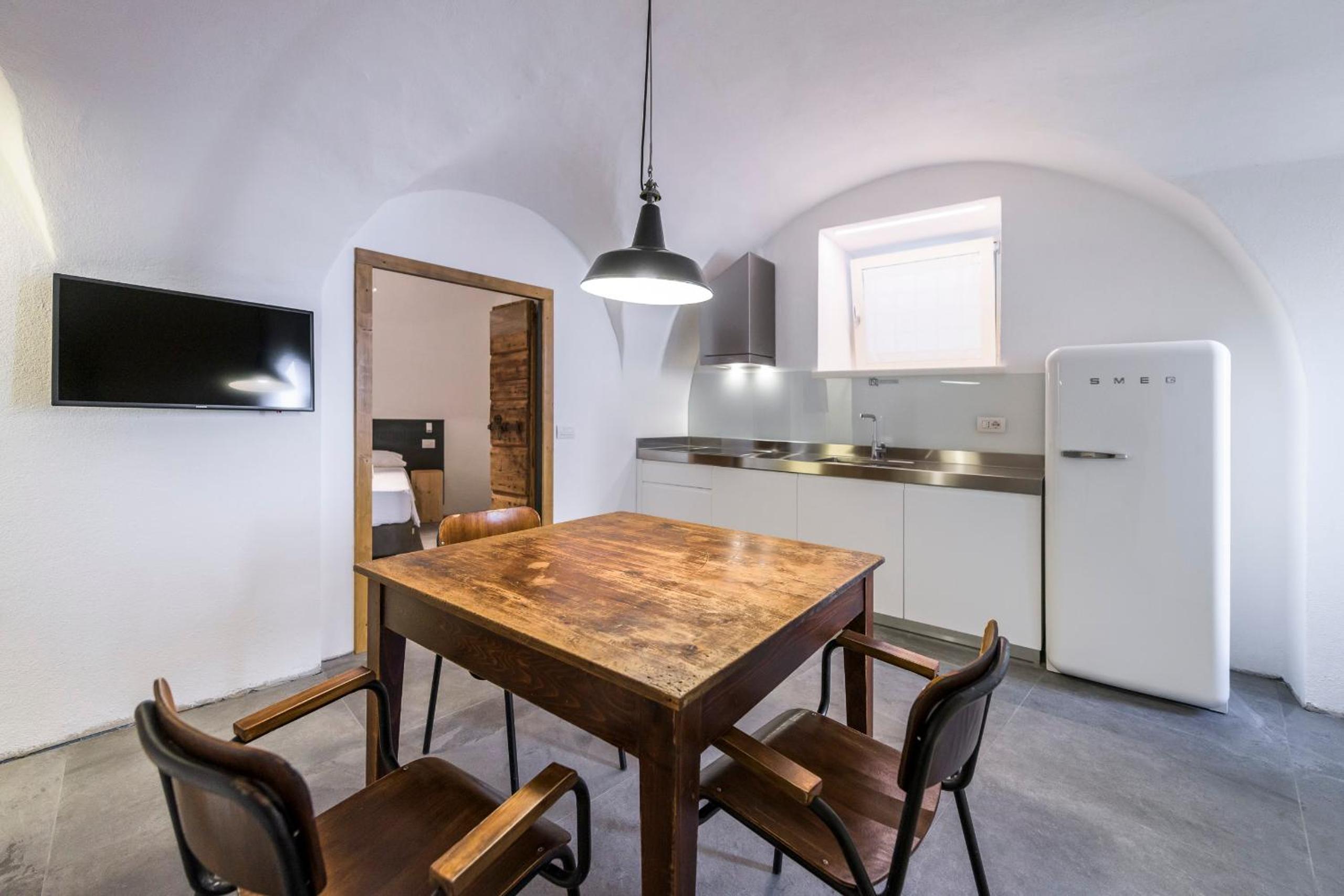 Casa Kaki - Eco friendly Apartments with Parking & Private Courtyard view 3