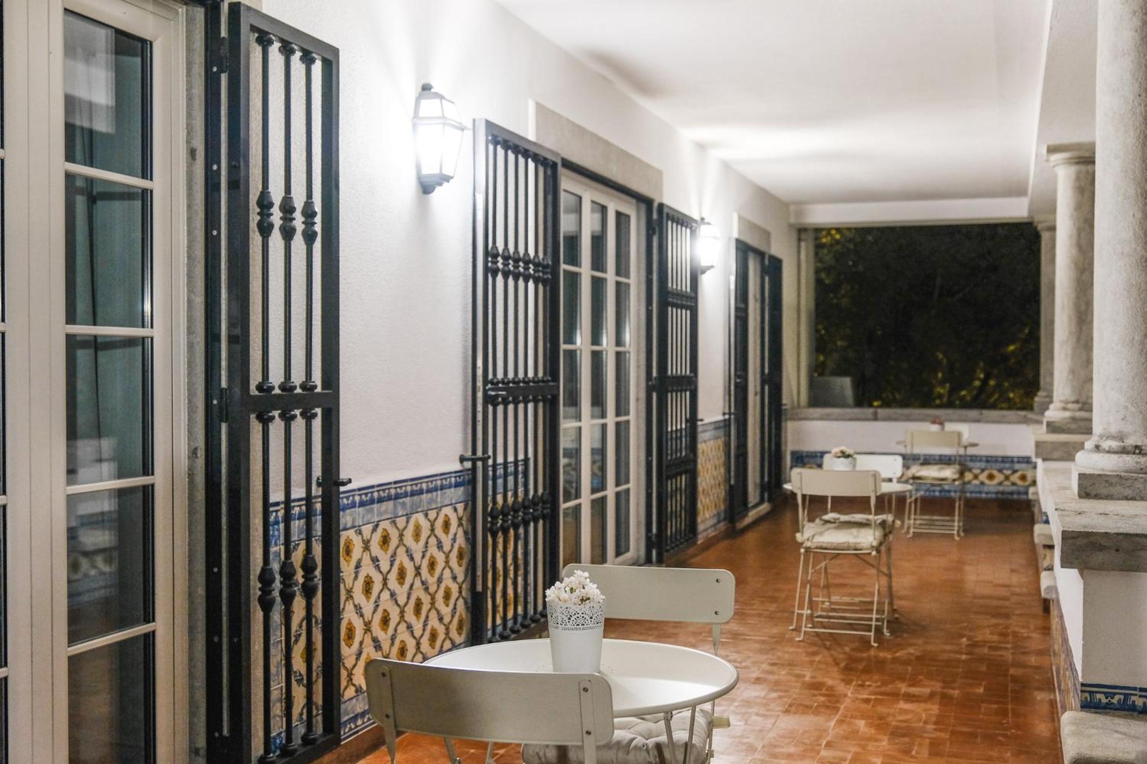 4U Lisbon Airport Suites
