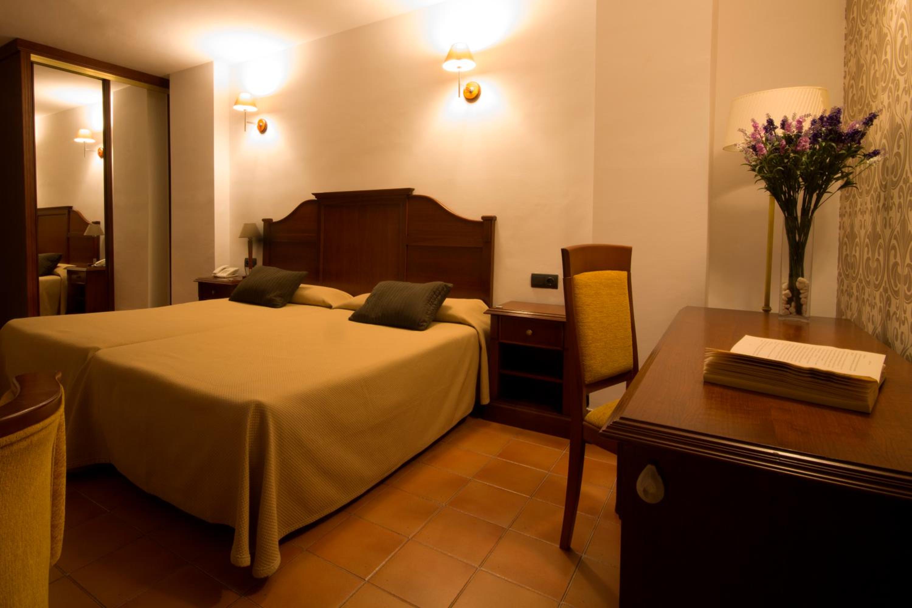 I AM La Posada Hotel and Apartment