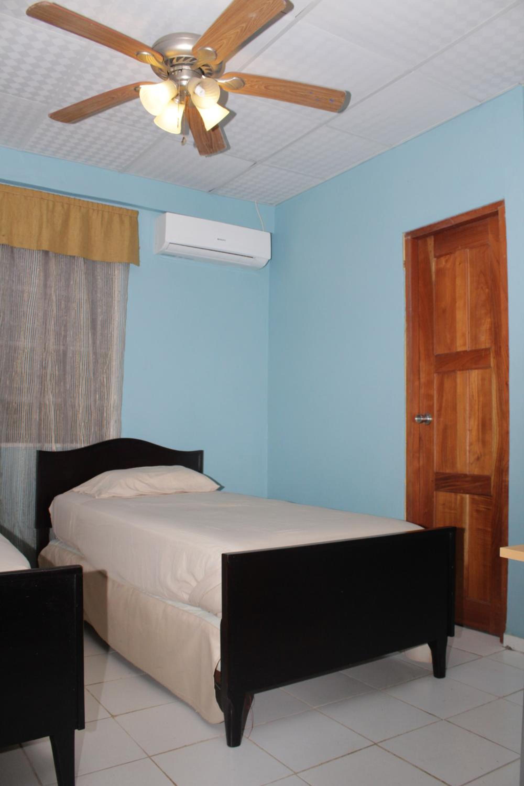 Hostel Guayacan view 4