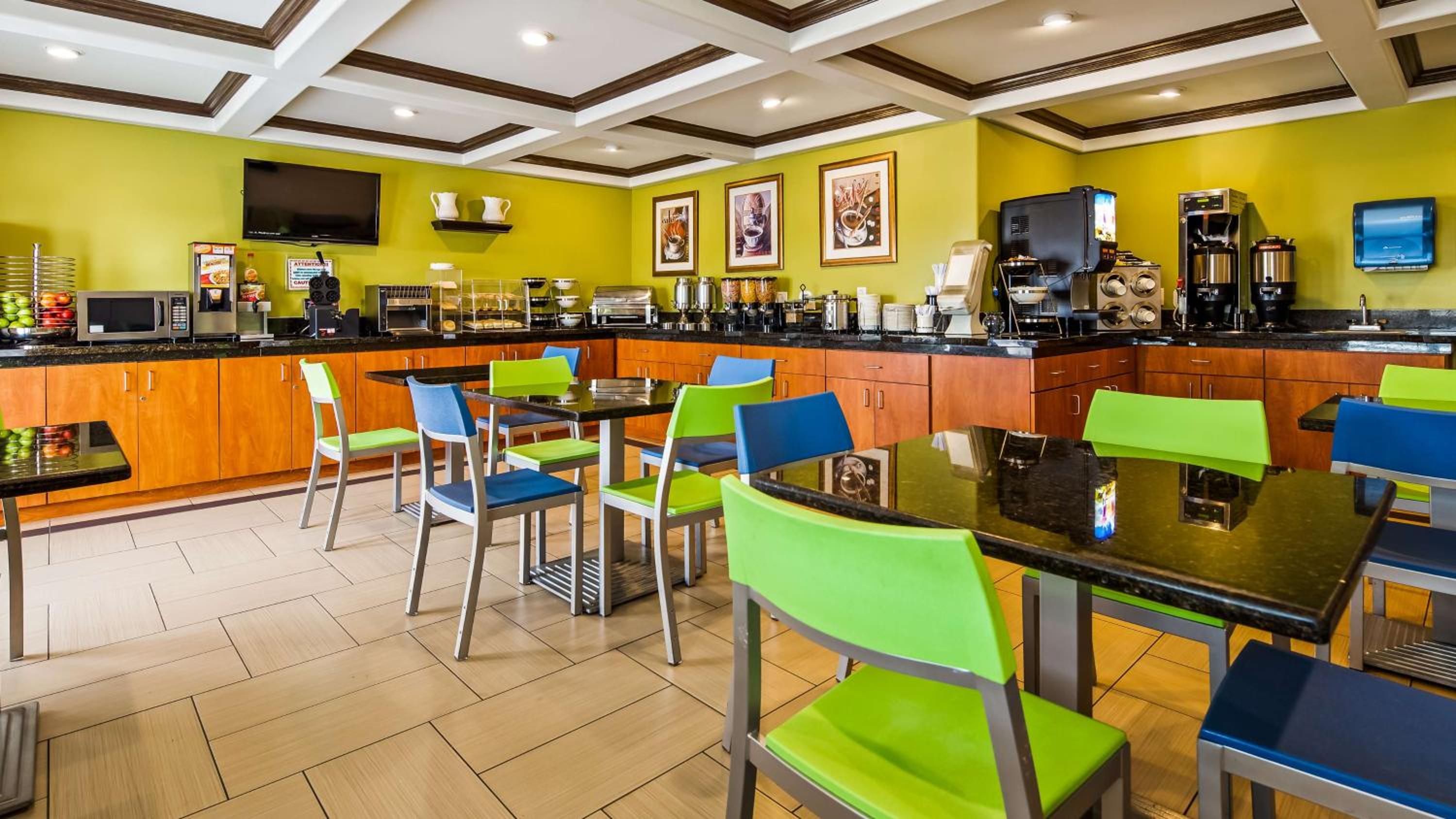 Red Bluff Vacations - Best Western Antelope Inn  Suites - Property Image 3
