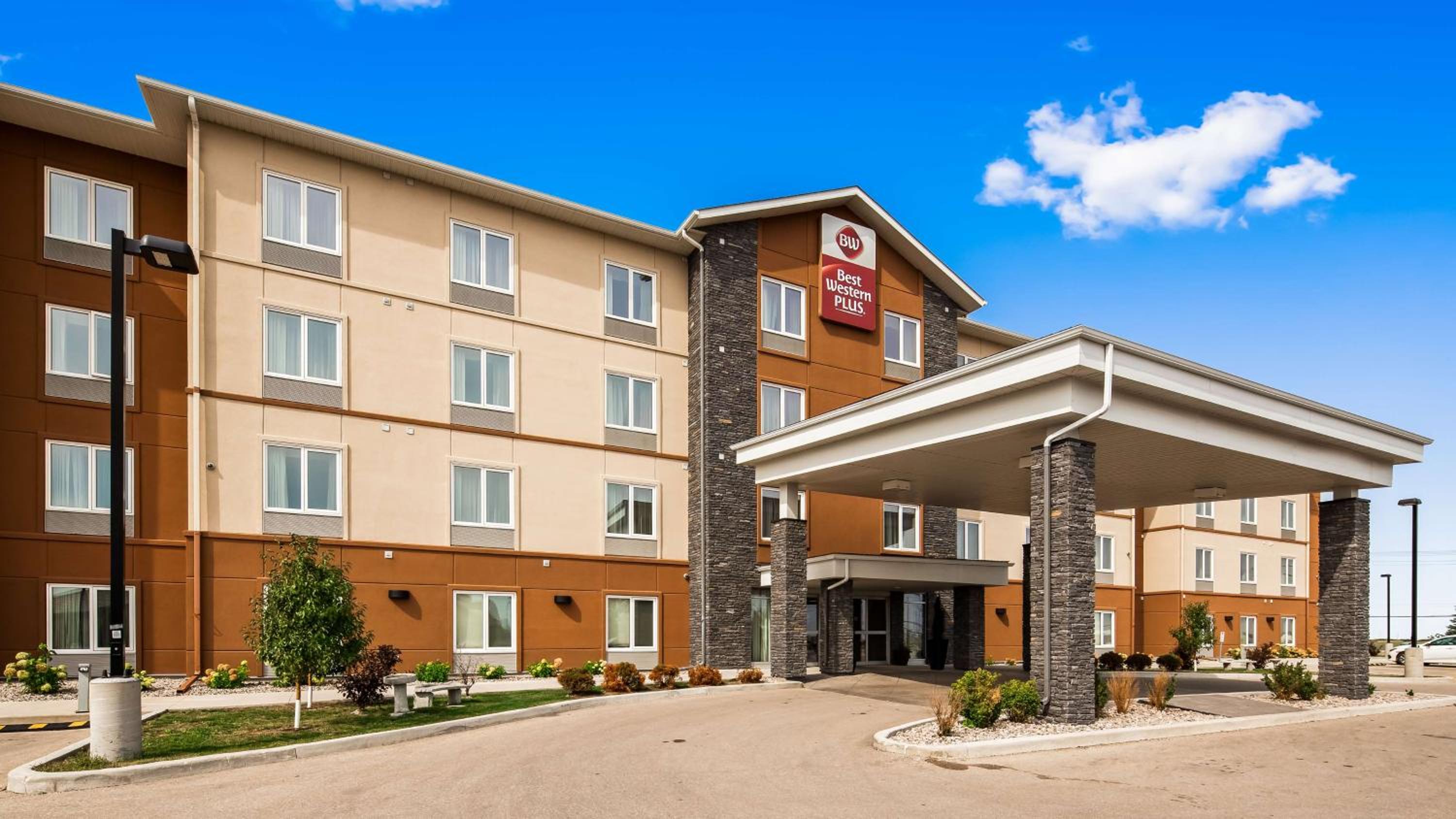 Hotel Best Western Plus Winnipeg West - Image 1