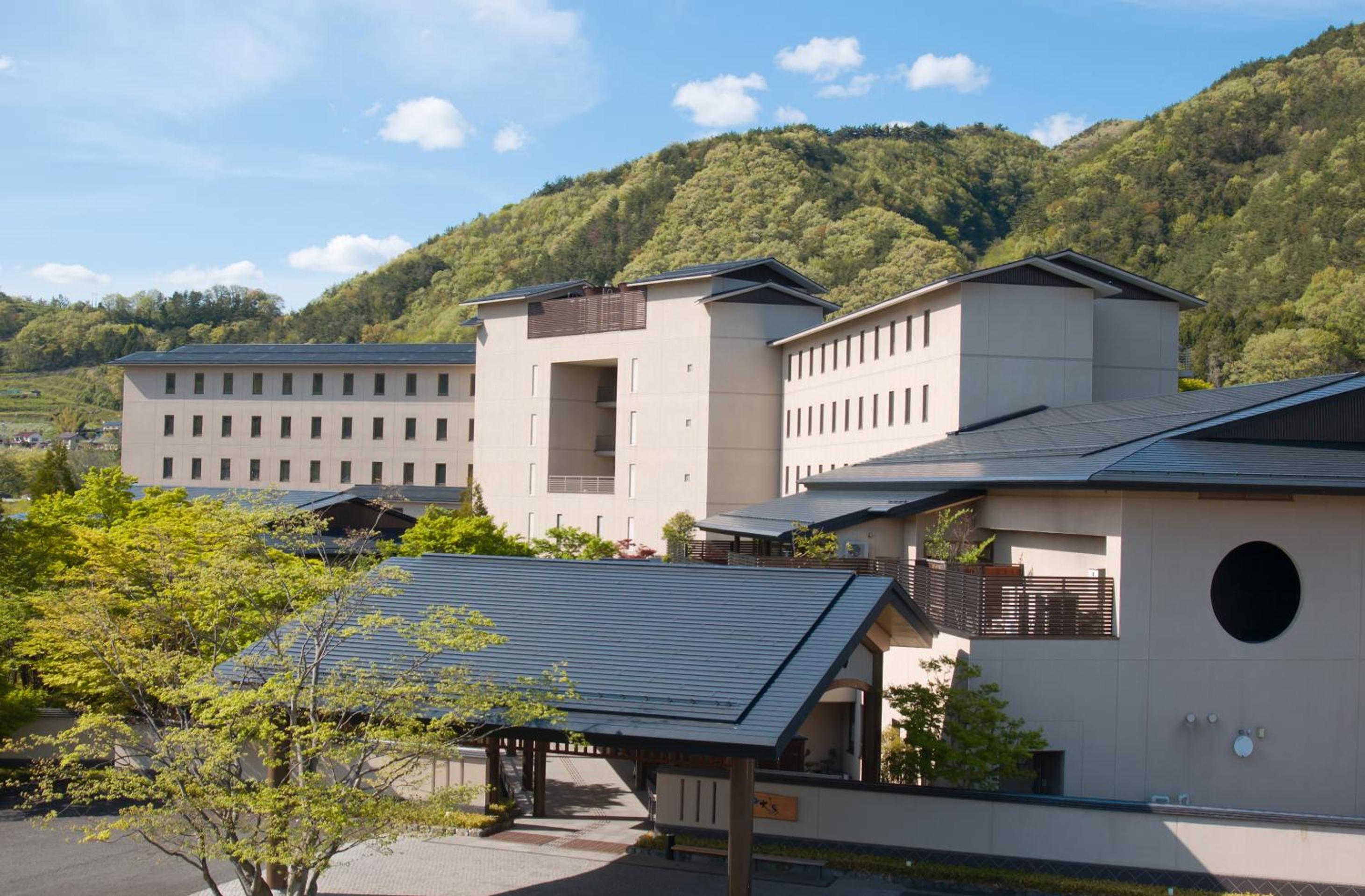 Iizaka Onsen Surikamitei Ohtori