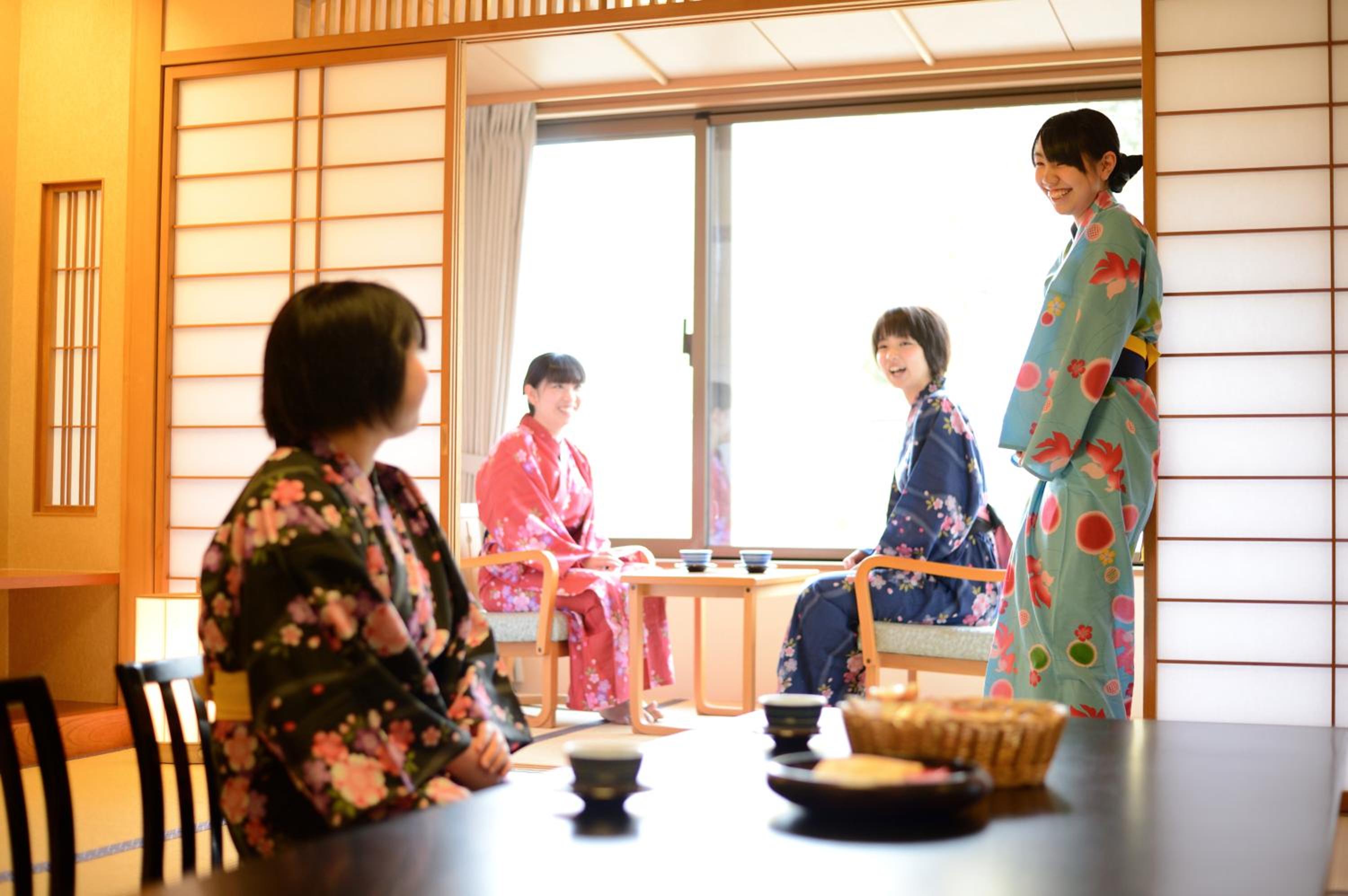 Iizaka Onsen Surikamitei Ohtori