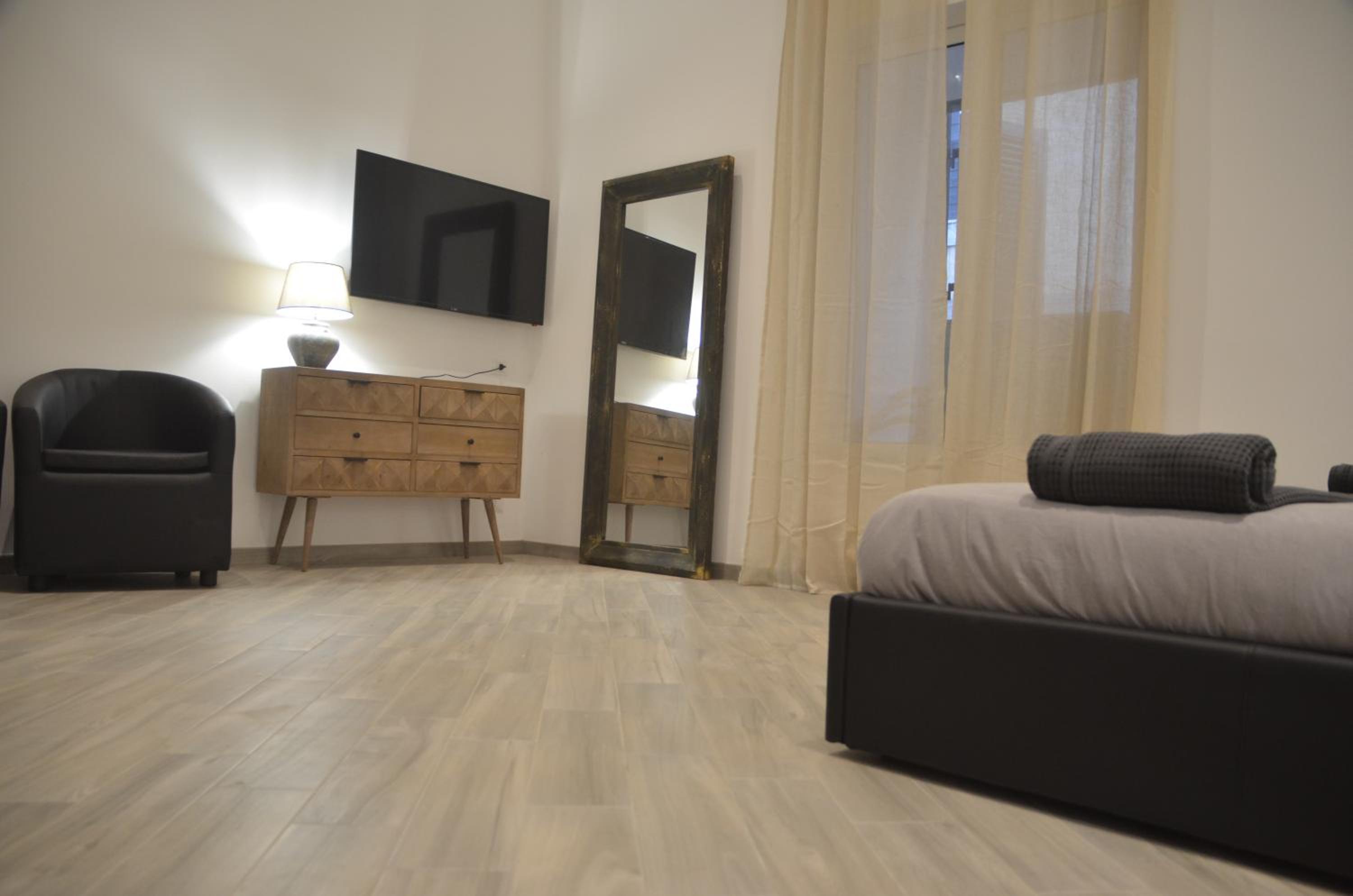SuityRHome Navona 7 2 Suite
