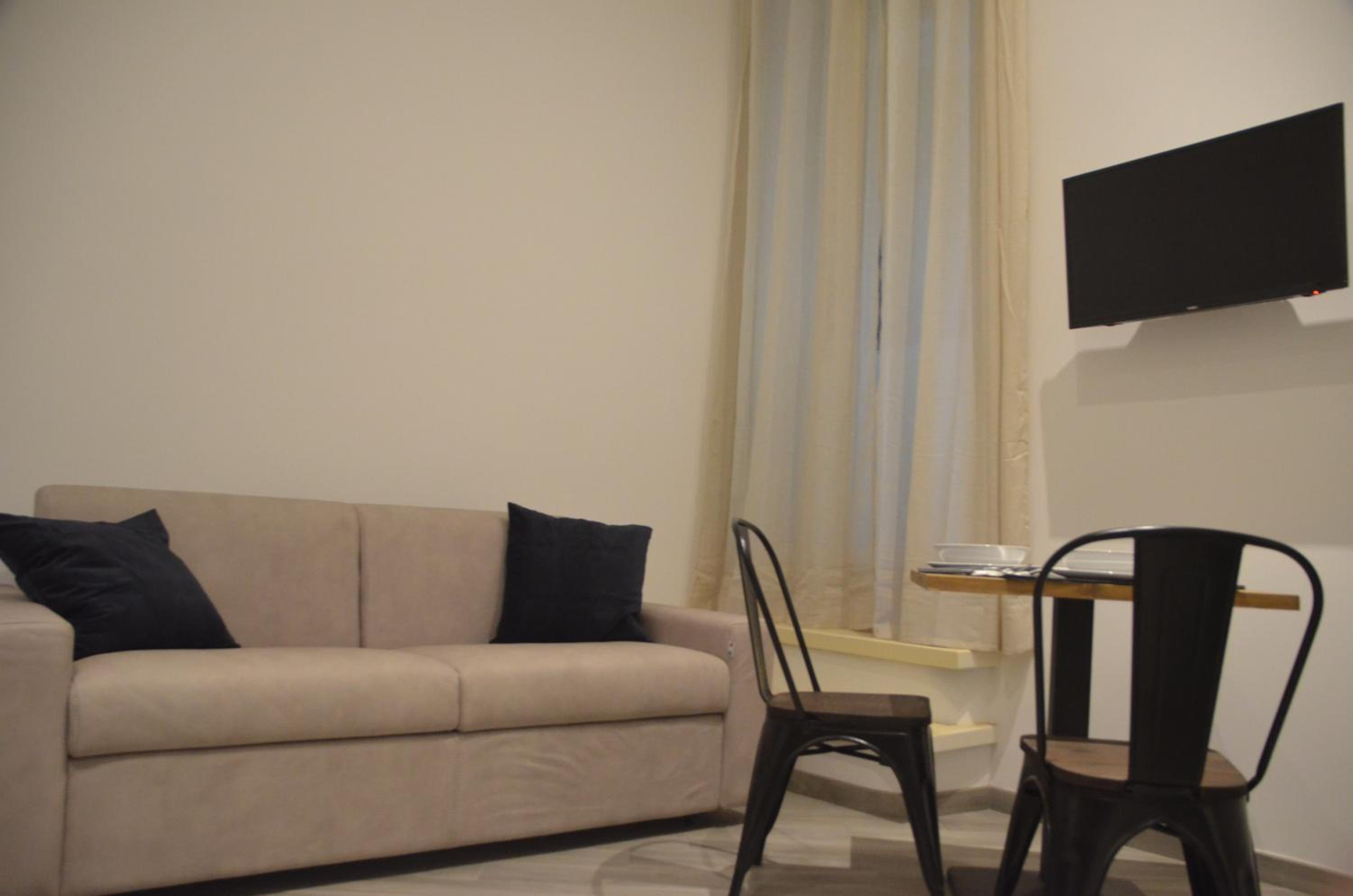 SuityRHome Navona 7 2 Suite