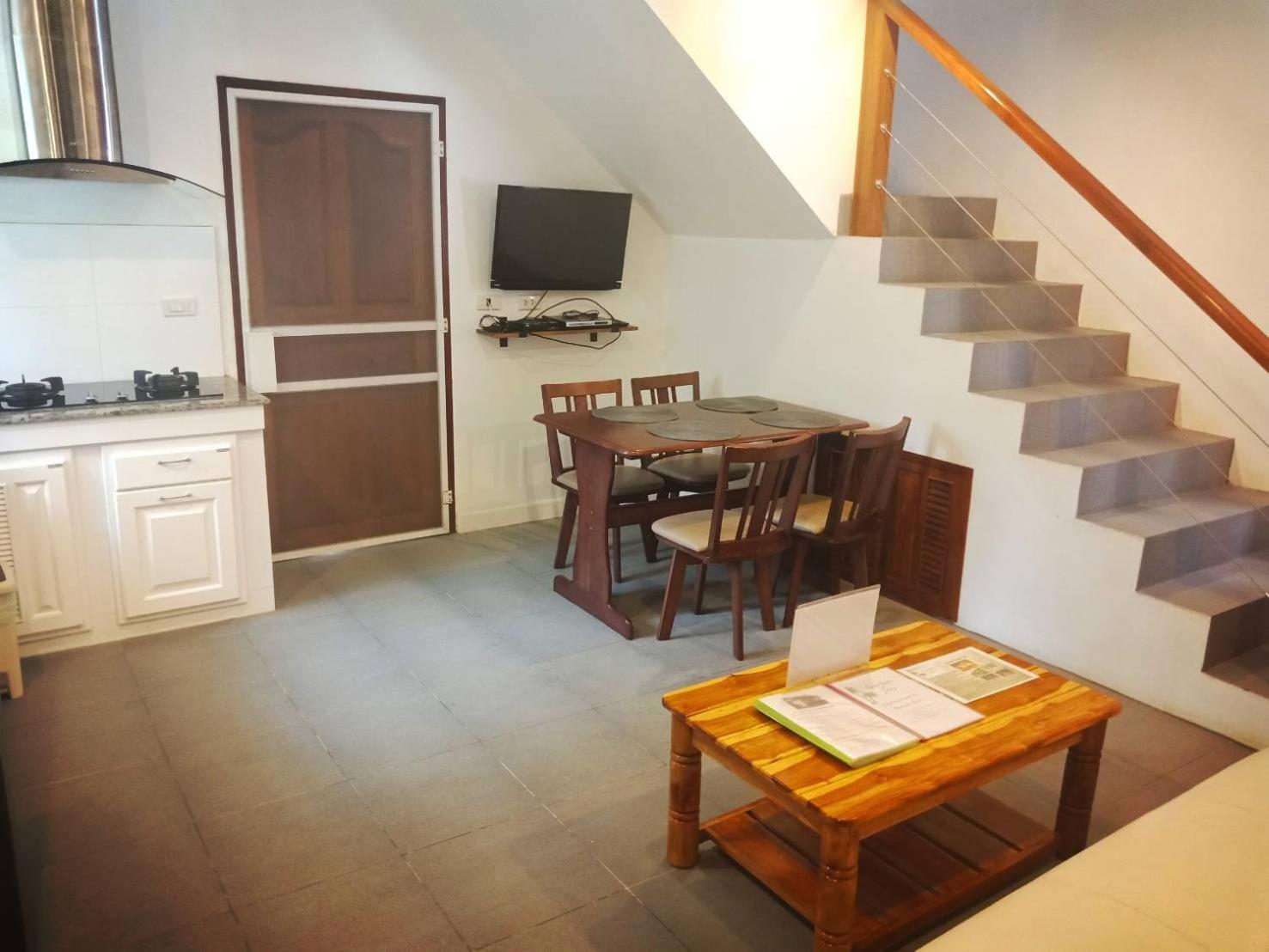 Hibiscus Cottage