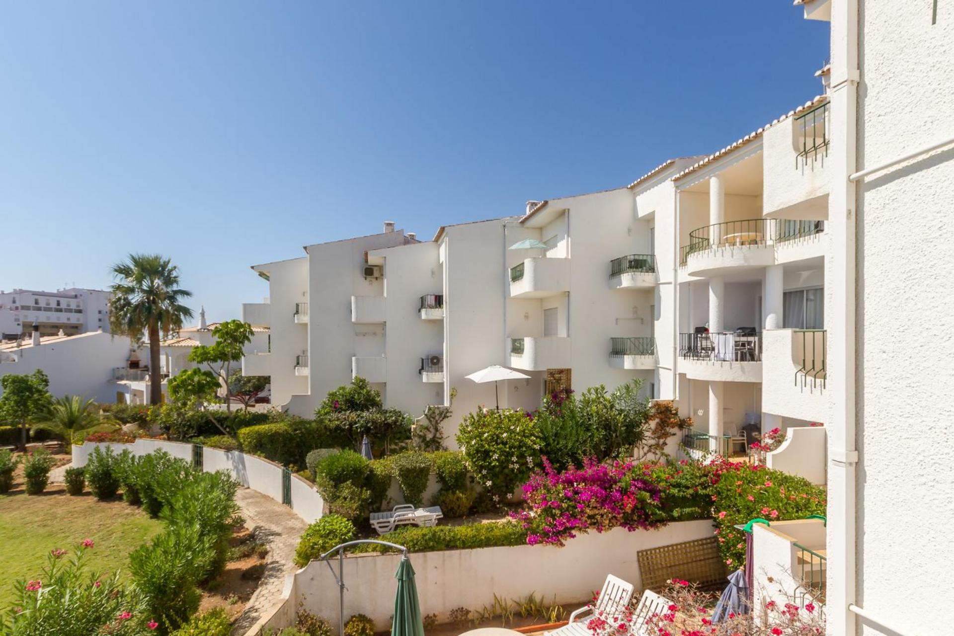CHIQUITA PLACE, Praia da Luz view 4