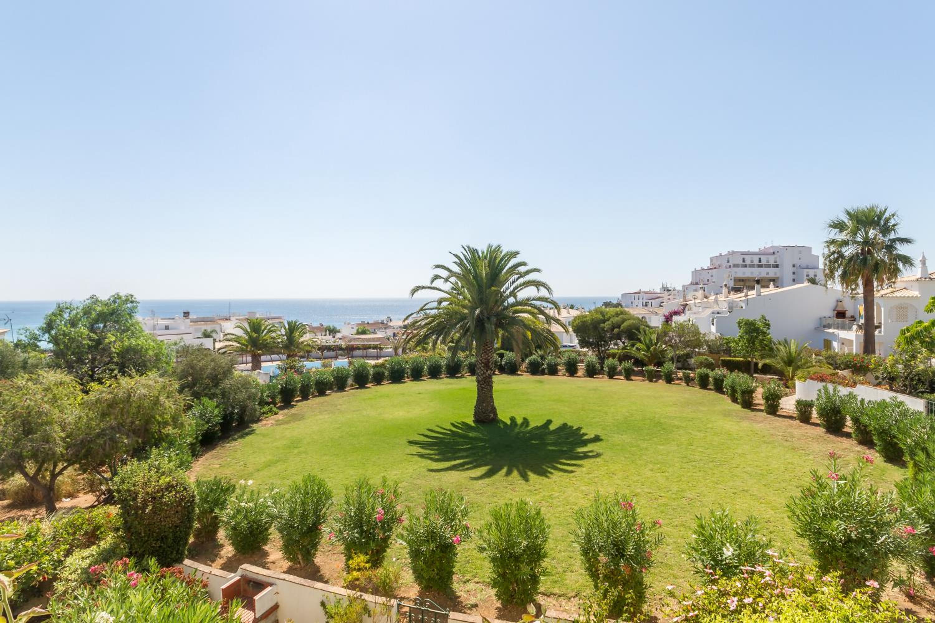 CHIQUITA PLACE, Praia da Luz view 5