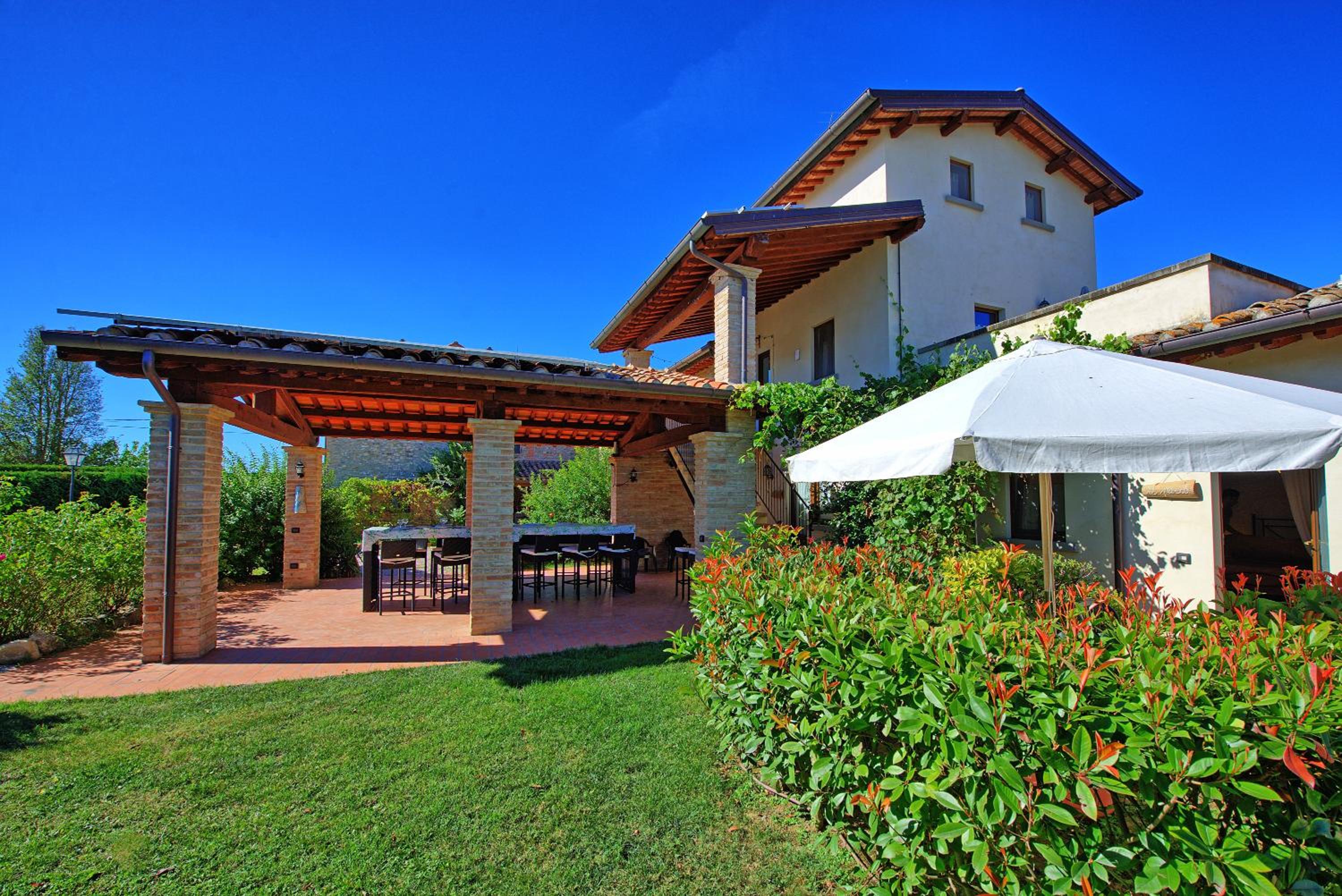 Casale Tiziano by PosarelliVillas view 4