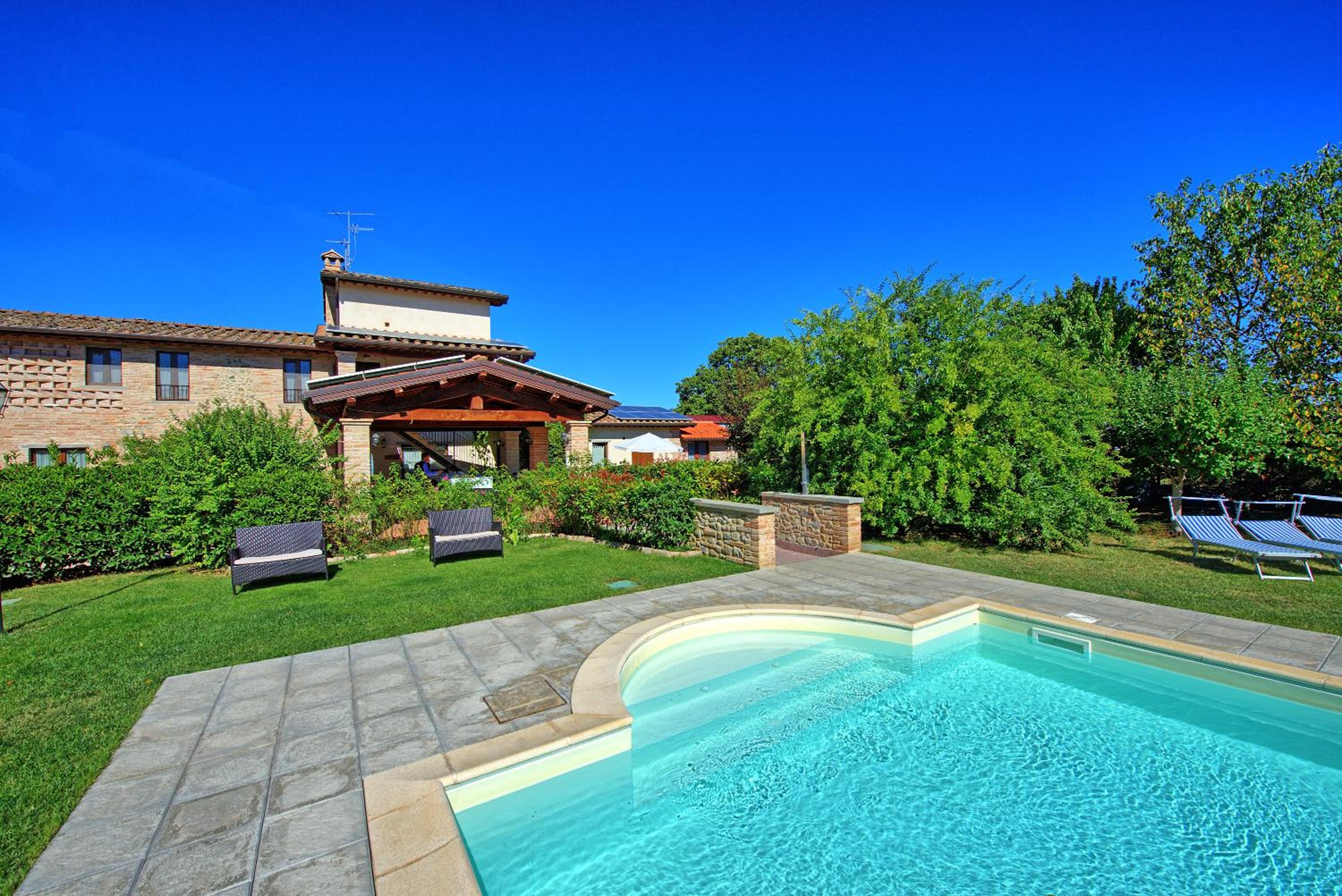 Casale Tiziano by PosarelliVillas view 3