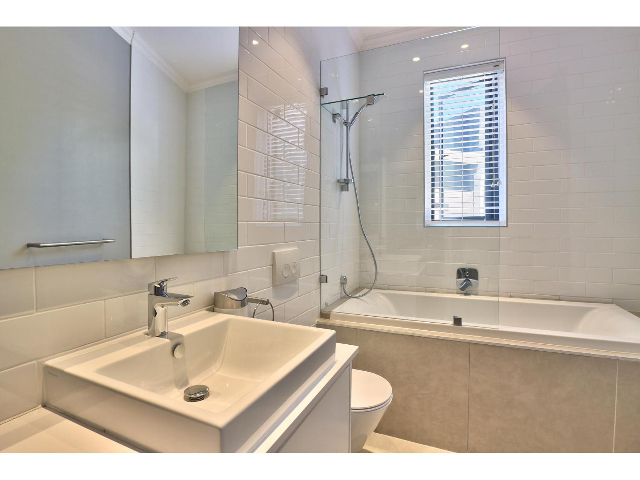 3 Warwick Mansions