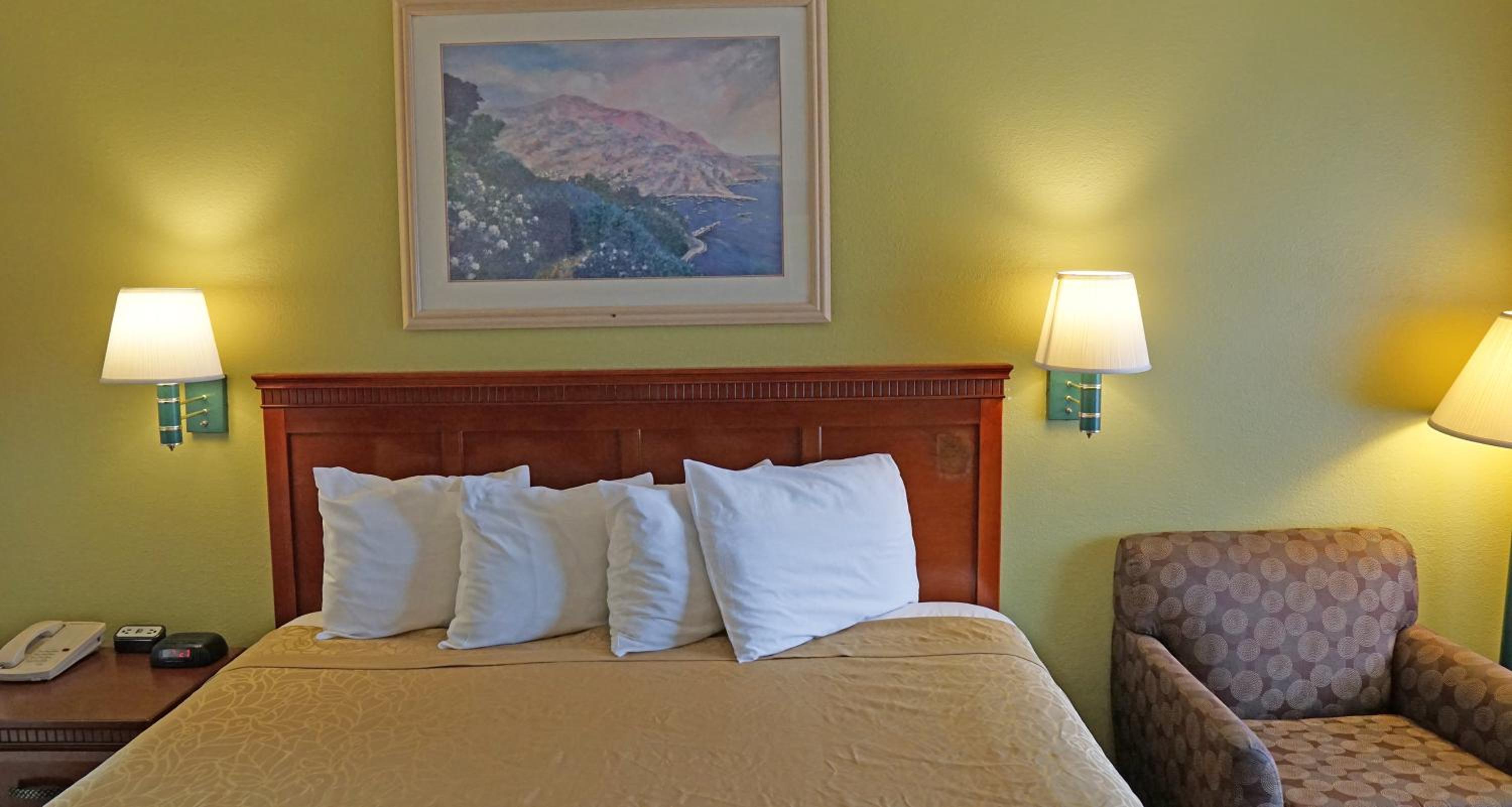 Redondo Inn and Suites view 5