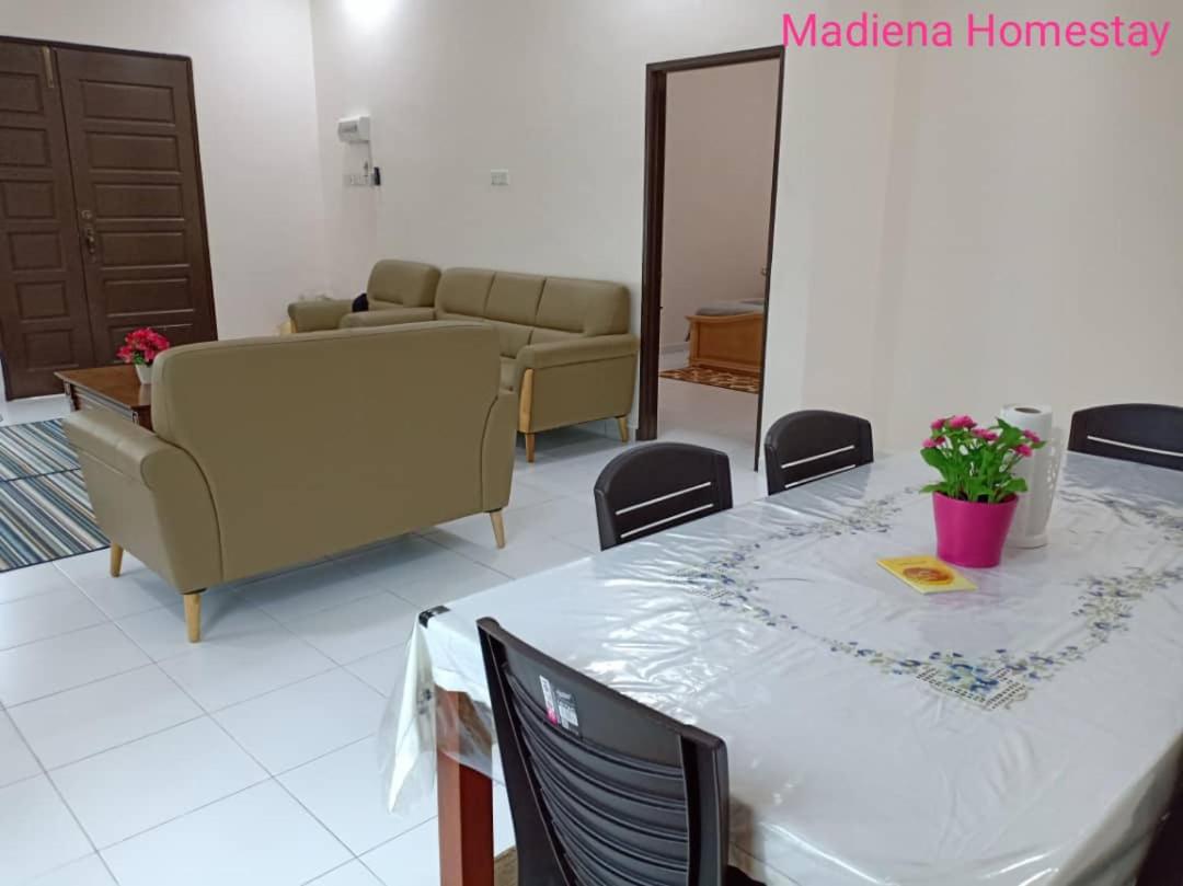 Madiena Homestay photo 4