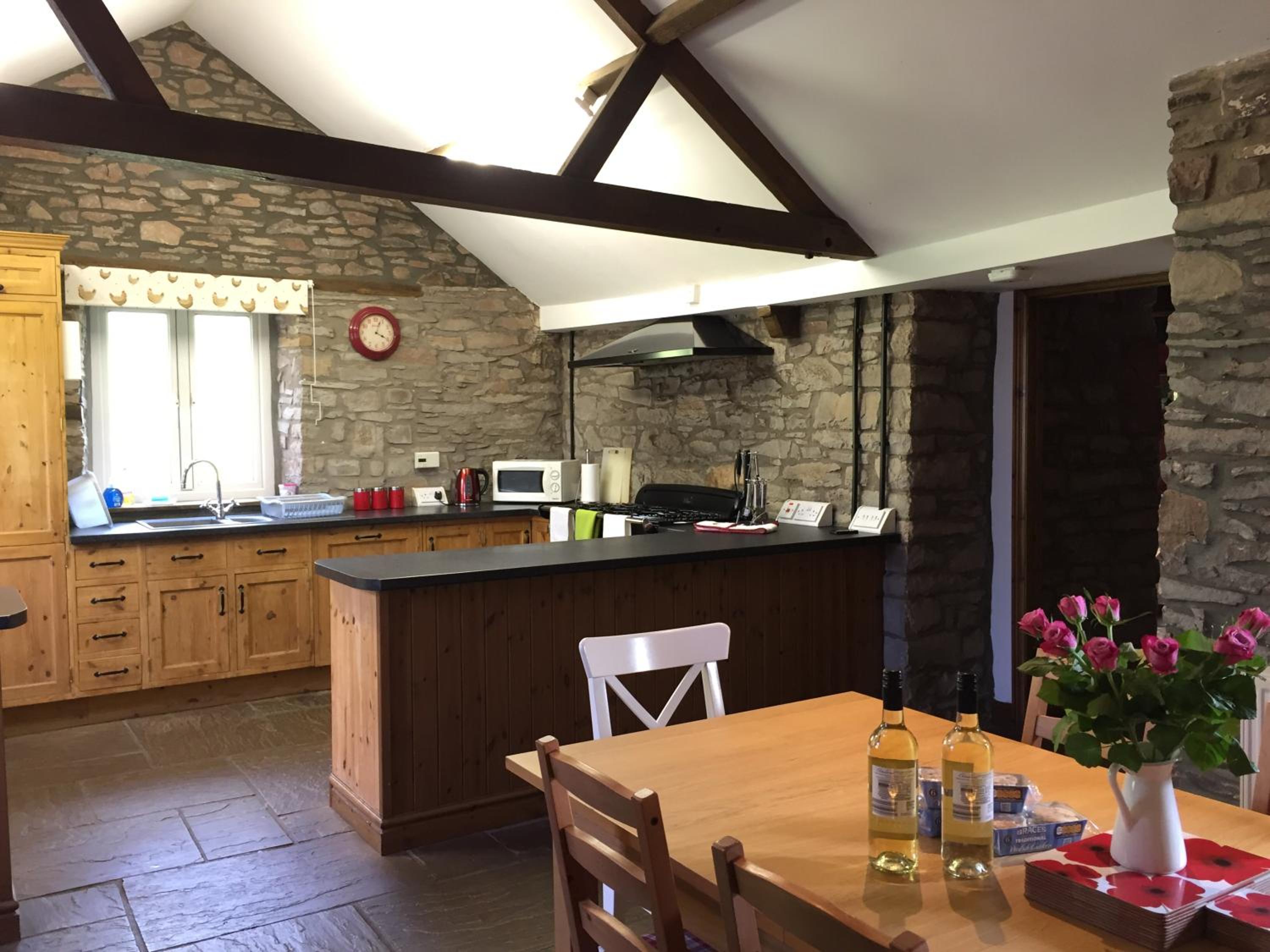 Llwyn Llwyd Cottage view 2