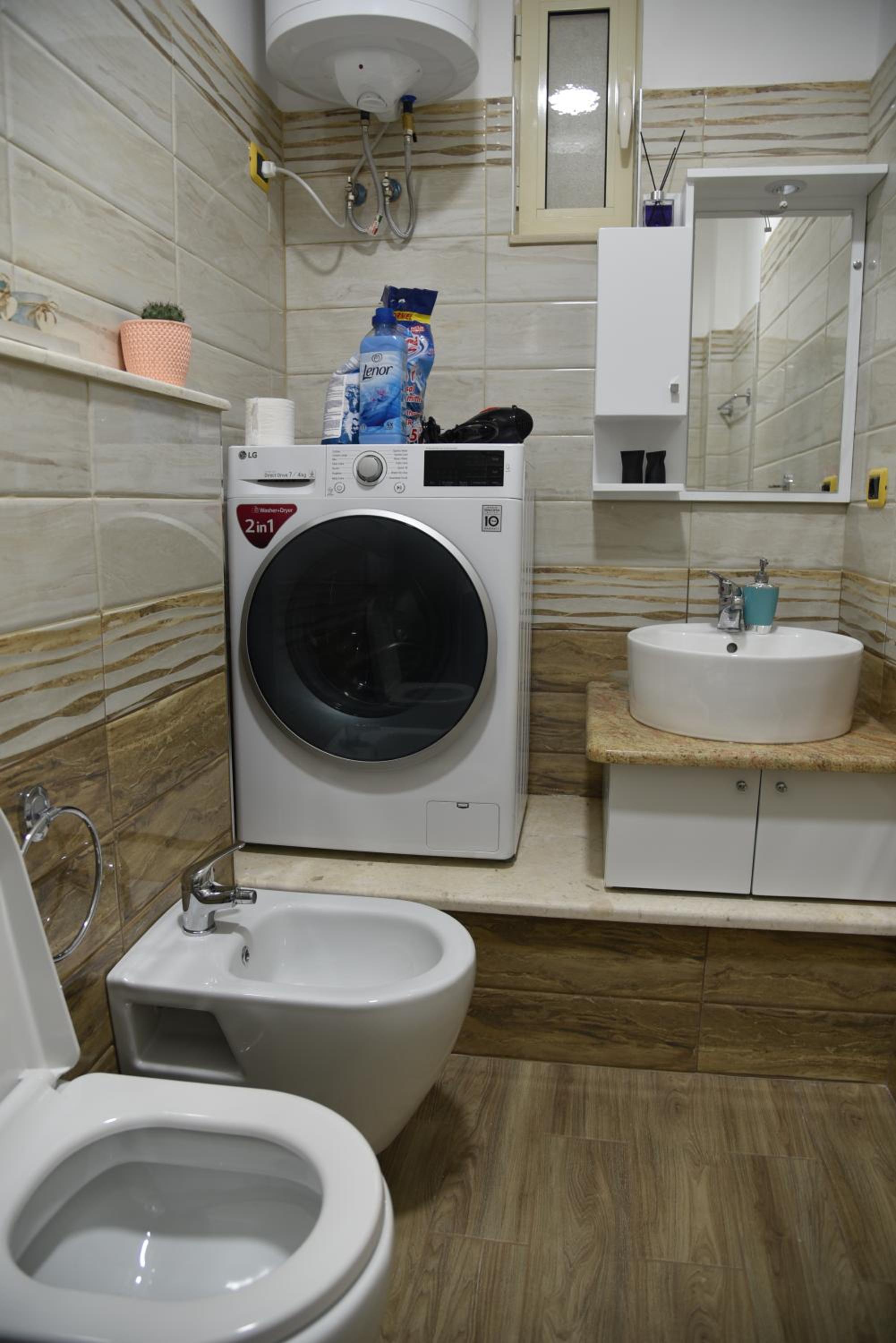 Alindro City Center Apartment