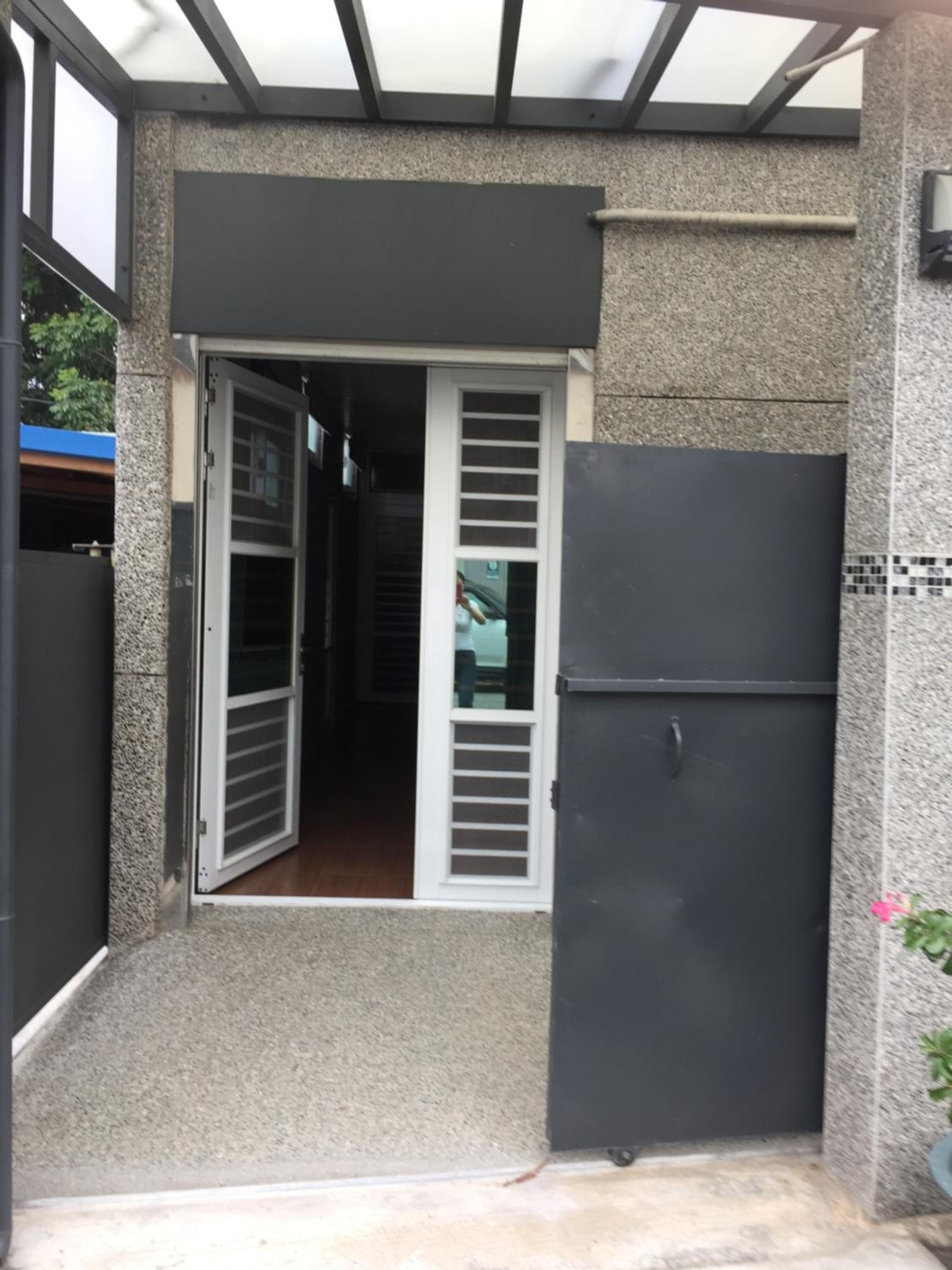 Yi-Shiou Home view 2