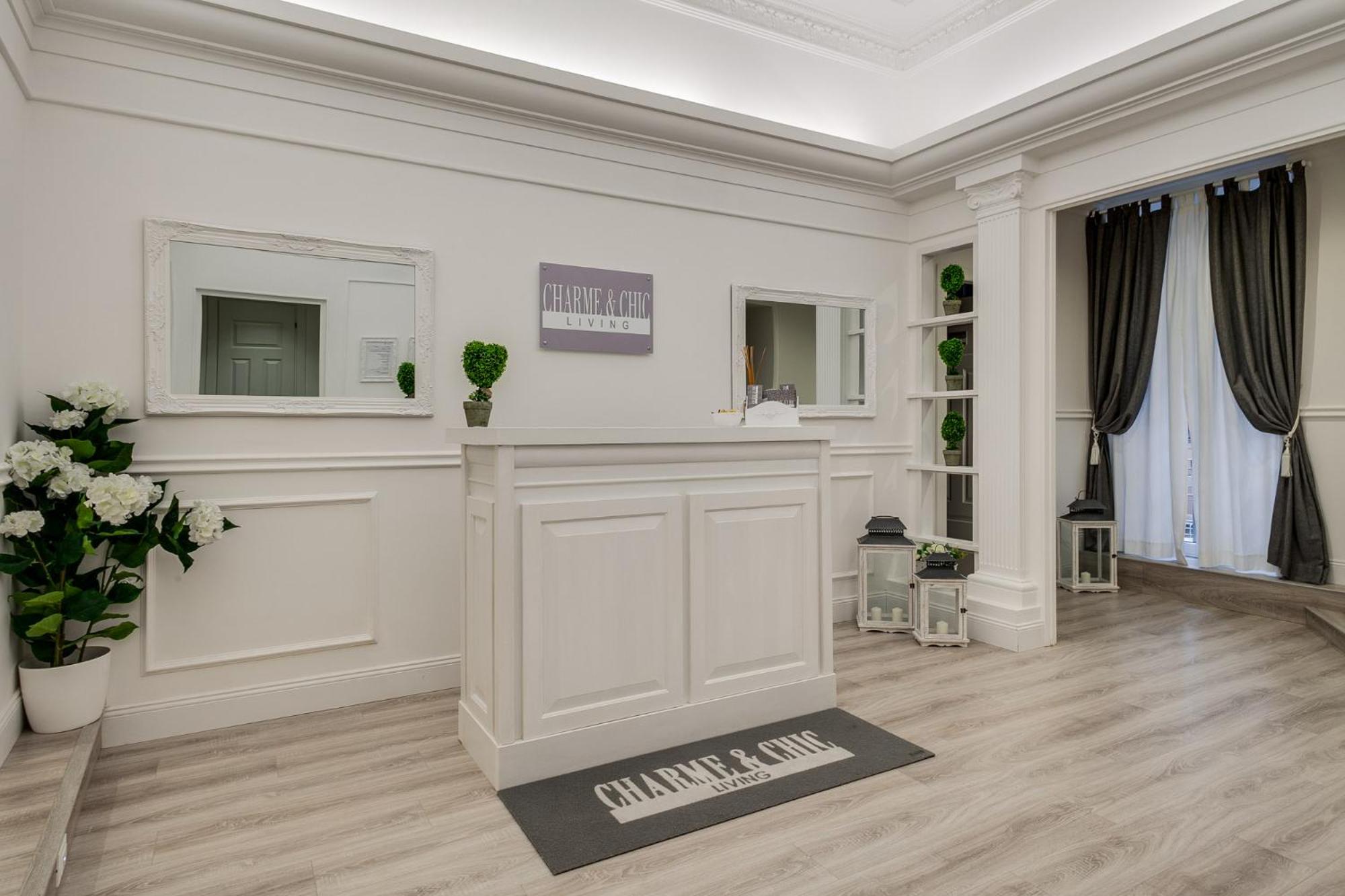 Charme & Chic Luxury