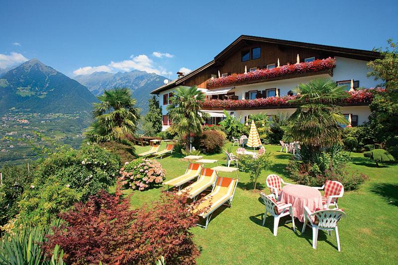 Hotel Pension zum Burggräfler - Image 1